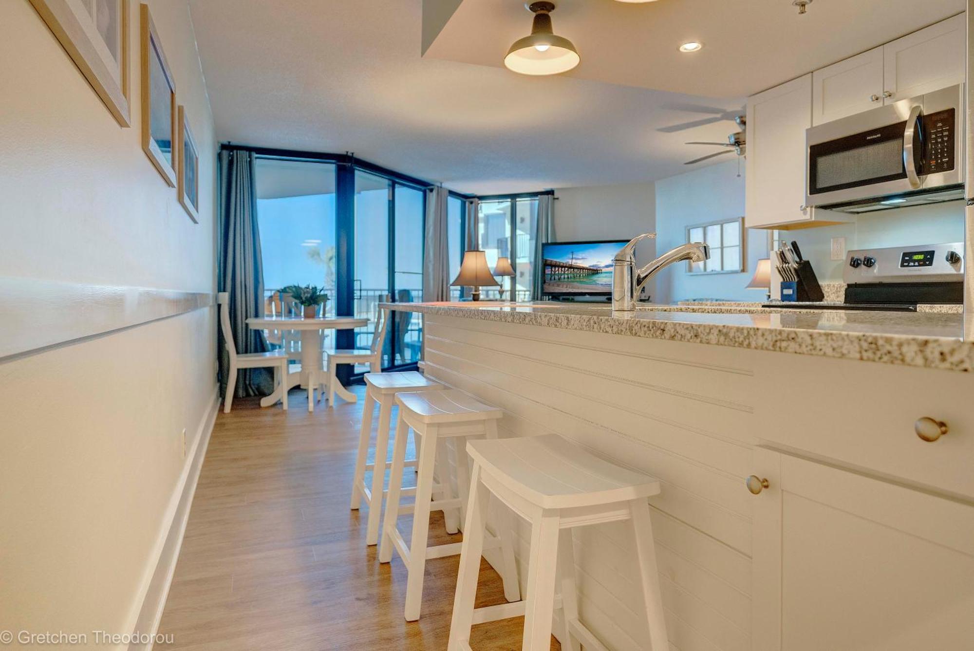 Sunbird Ground Floor Gem With Ocean Views! Free Chairs And Umbrella! By Dolce Getaways Pcb Apartment