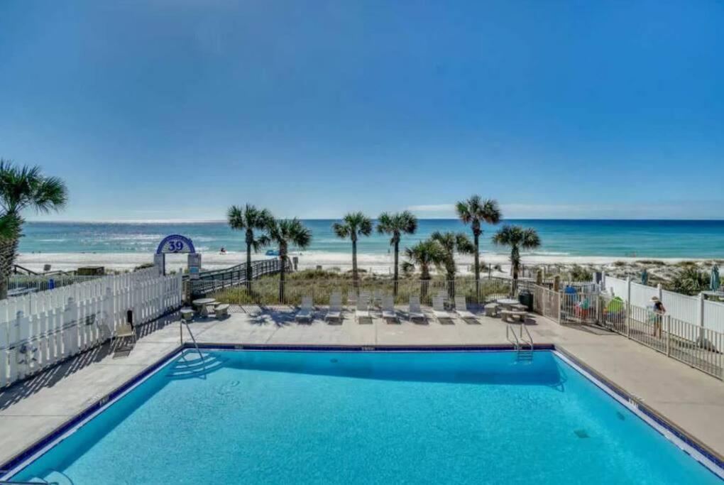 The Original Robin's Nest/ 5 Min Walk To The Panama City Beach