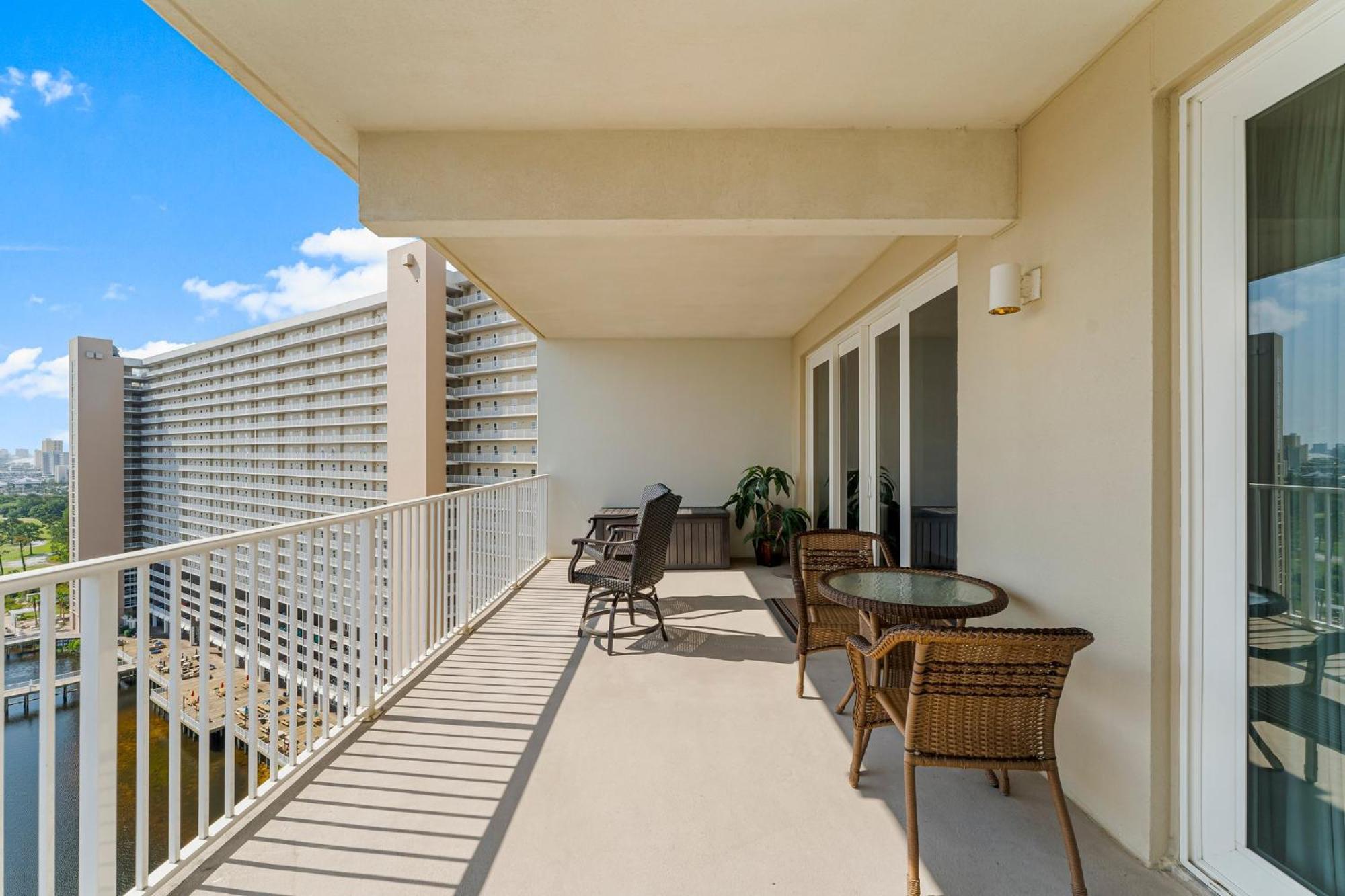 Laketown Wharf 1433 Apartment Panama City Beach