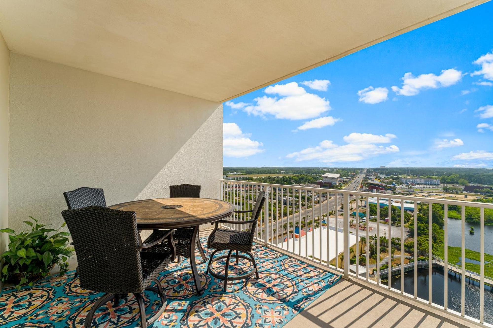 Apartment Laketown Wharf 1433