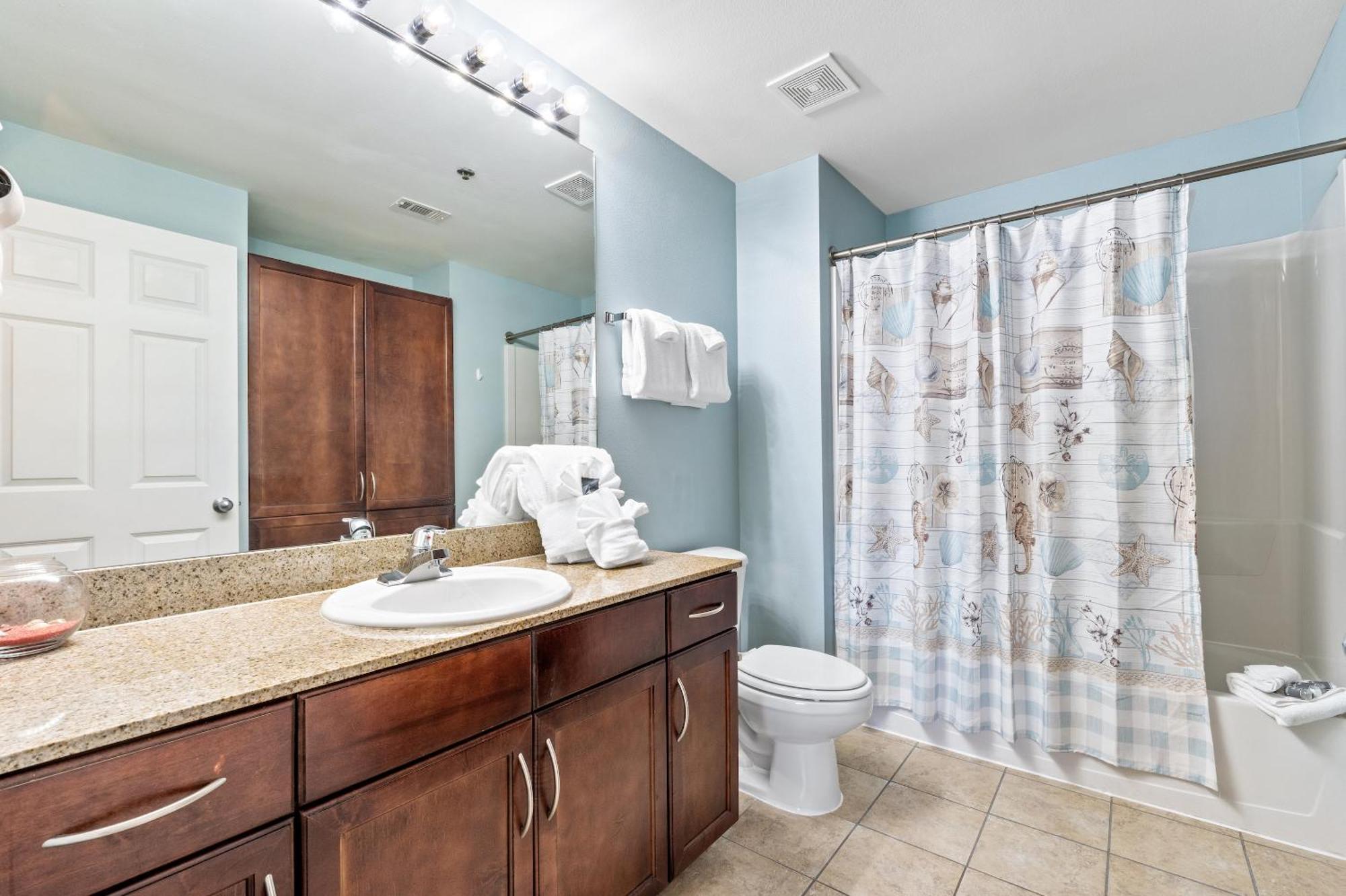 Laketown Wharf By Panhandle Getaways Apartment