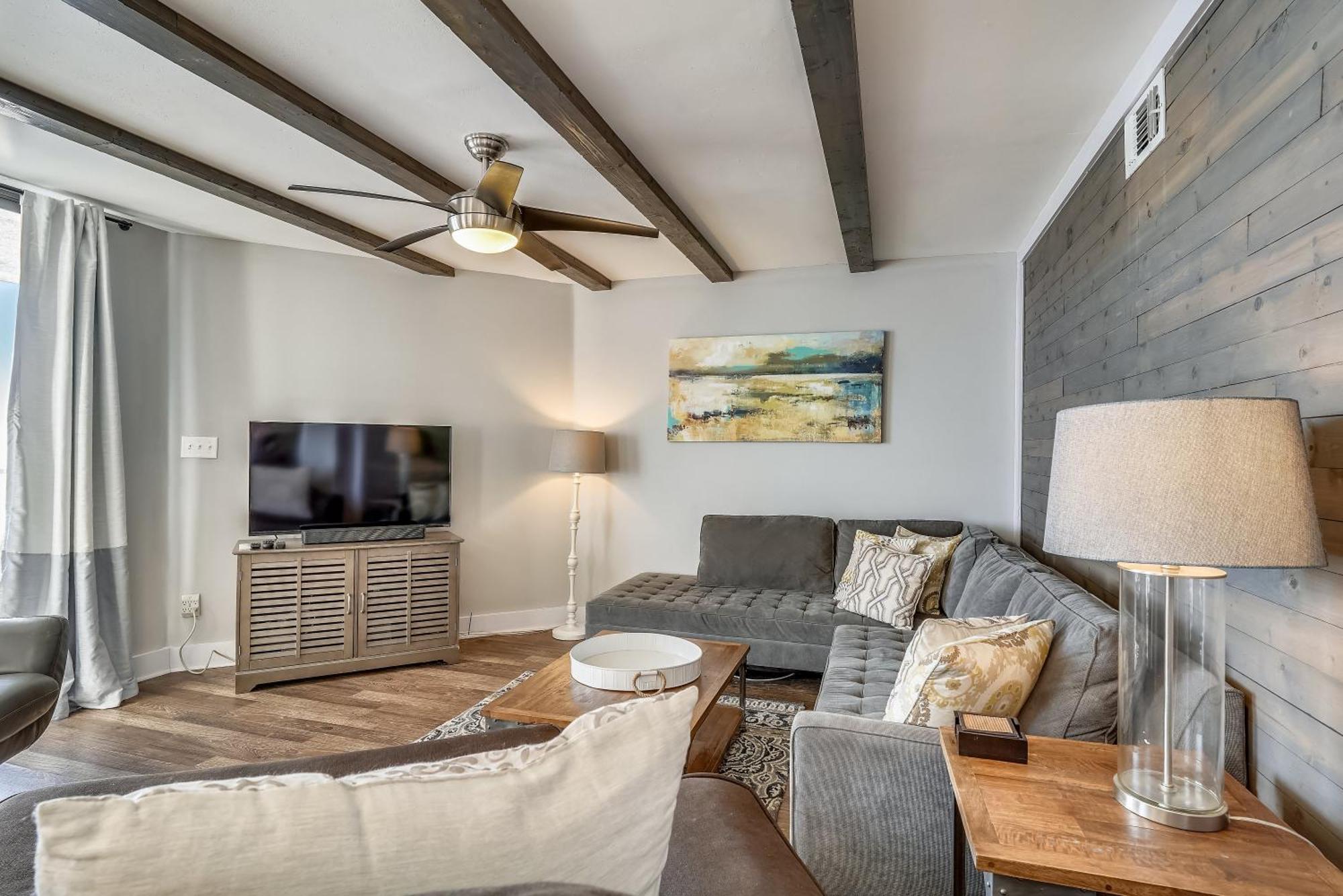 Aquavista # 705-w By Book That Holiday home