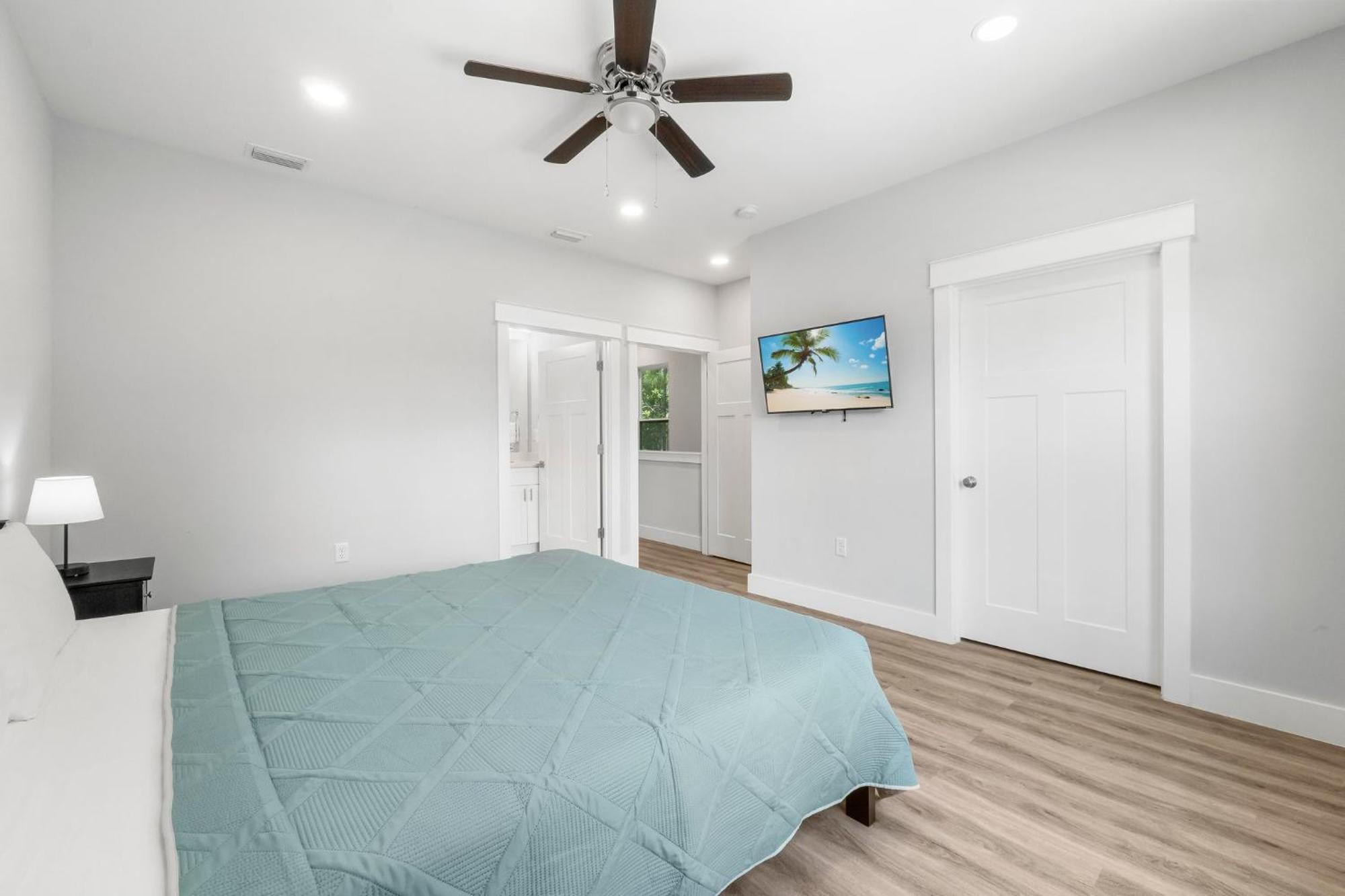 Modern Townhome Close To Beach, Restaurants, Entertainment! By Dolce Getaways Pcb