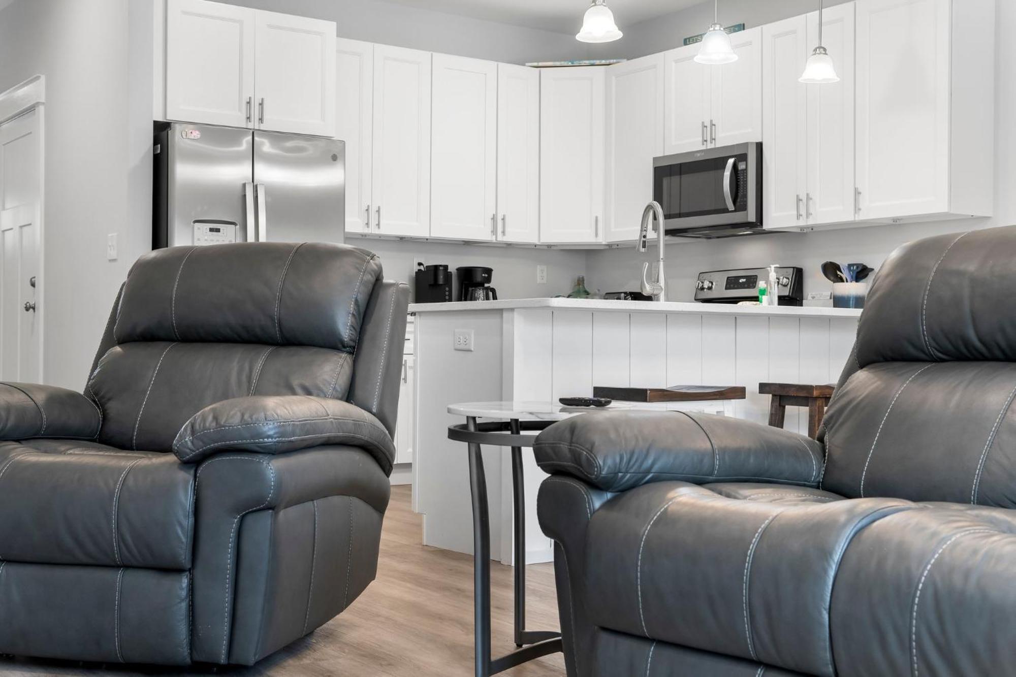 Modern Townhome Close To Beach, Restaurants, Entertainment! By Dolce Getaways Pcb