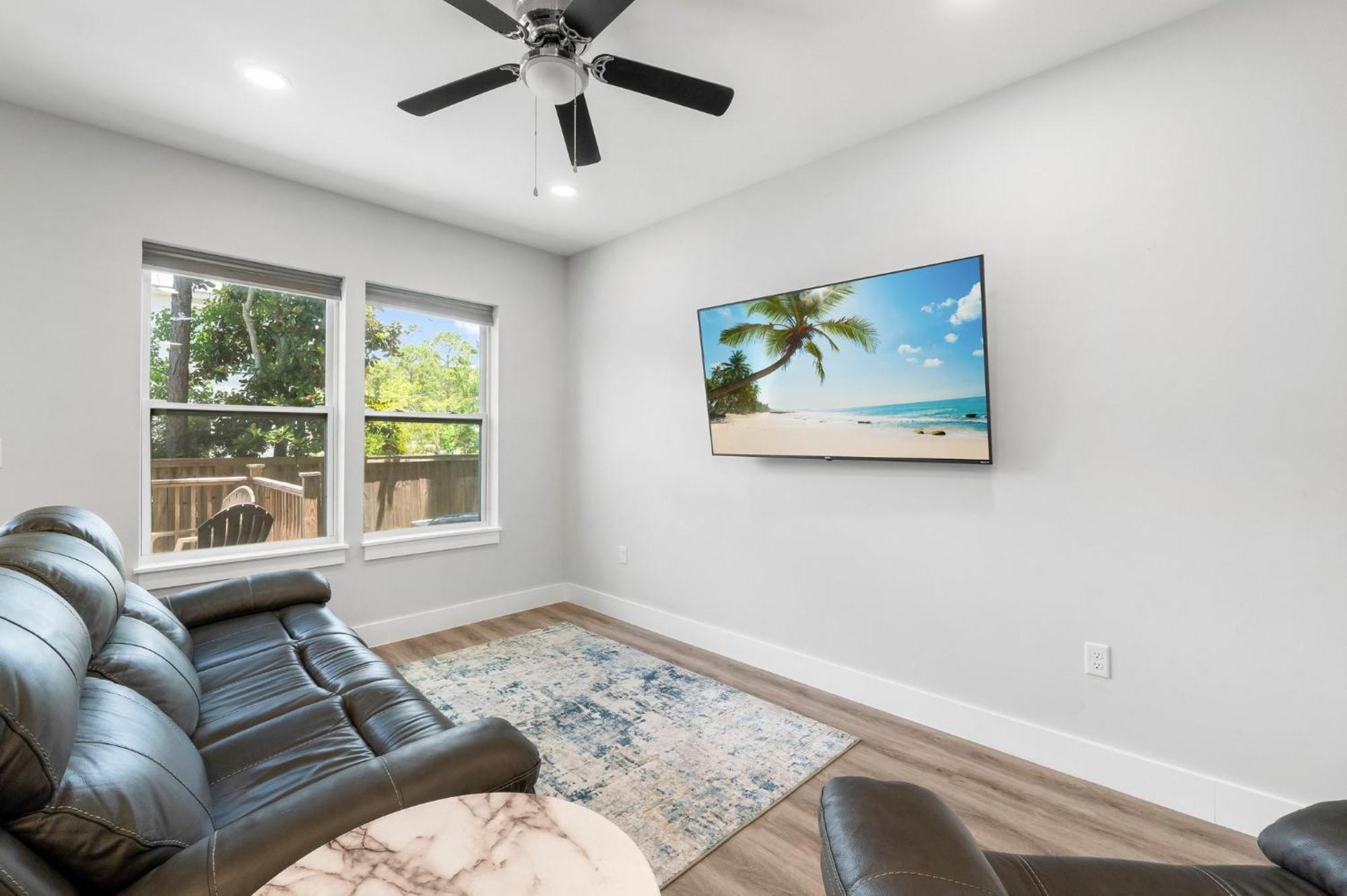 Apartment Modern Townhome Close To Beach, Restaurants, Entertainment! By Dolce Getaways Pcb