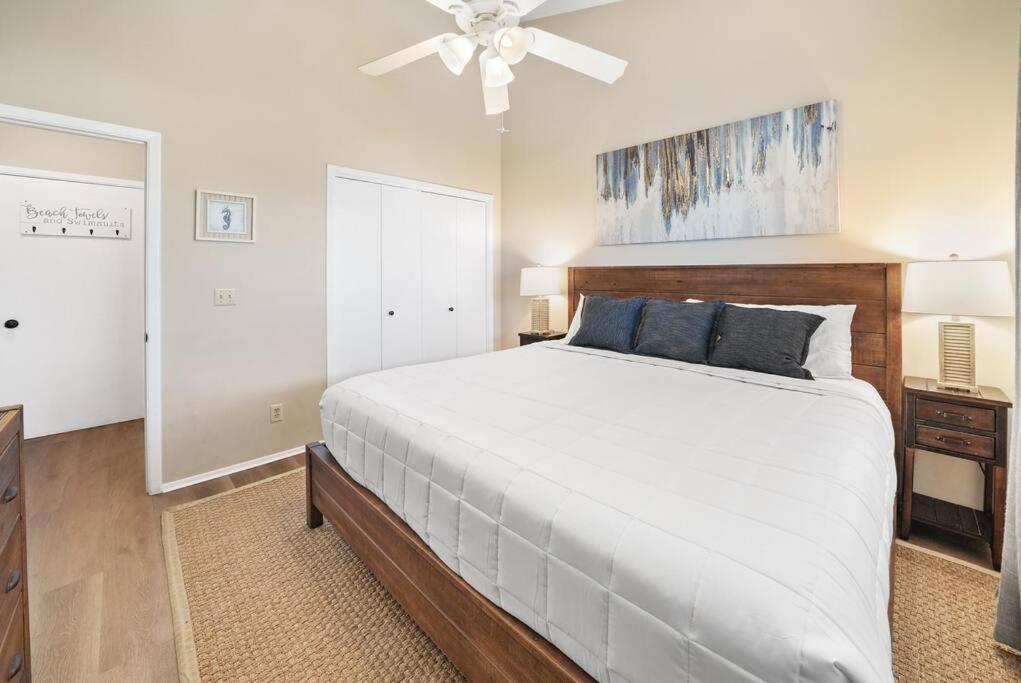 Apartment Cozy And Bright On Private Section Of With A Pool! *