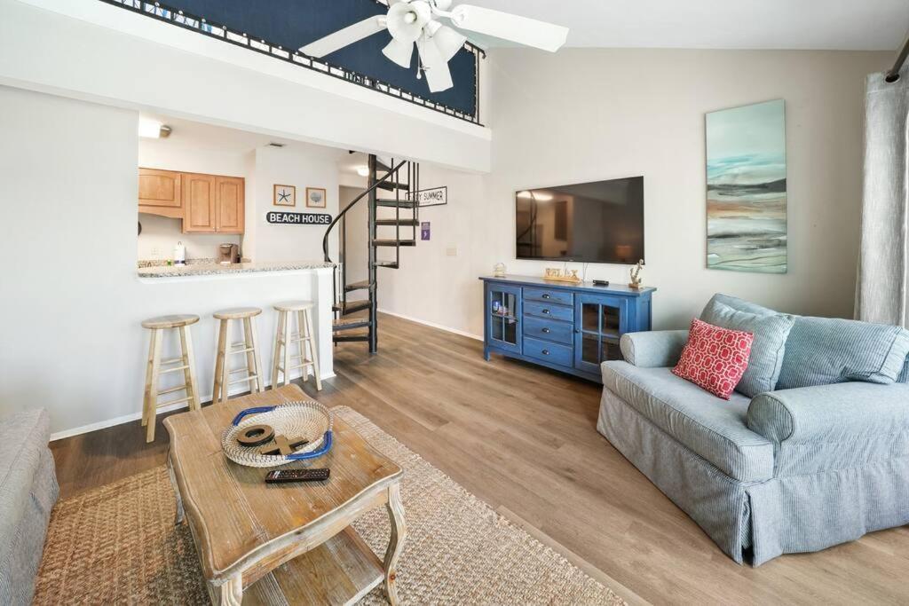 Cozy And Bright On Private Section Of With A Pool! Panama City Beach