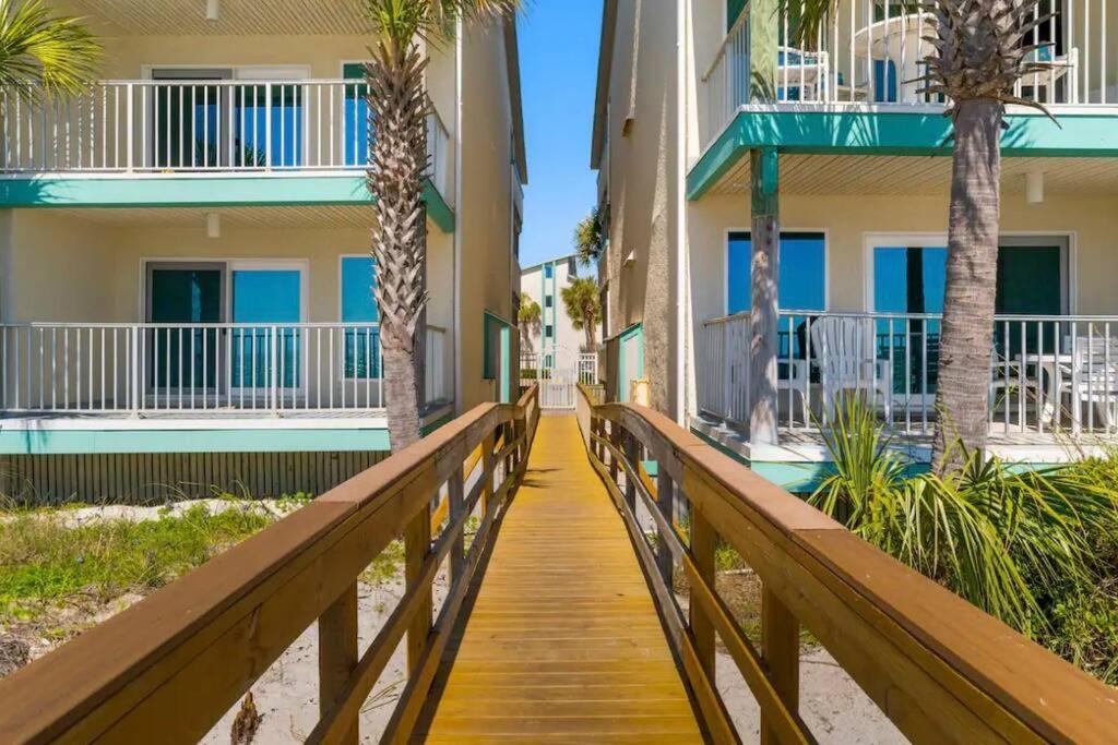 Cozy And Bright On Private Section Of With A Pool! * Panama City Beach