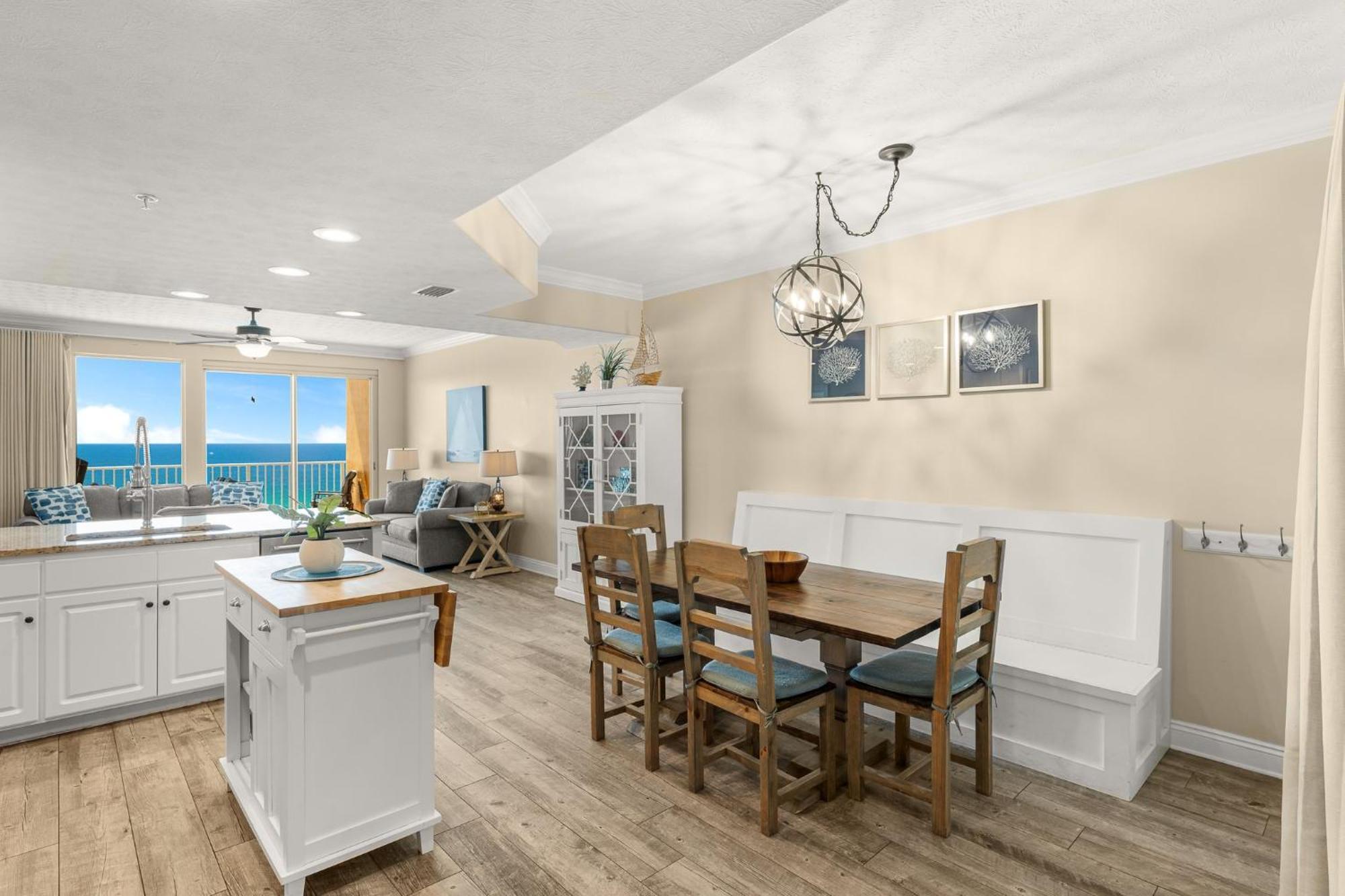 Apartment Treasure Island 1108 *