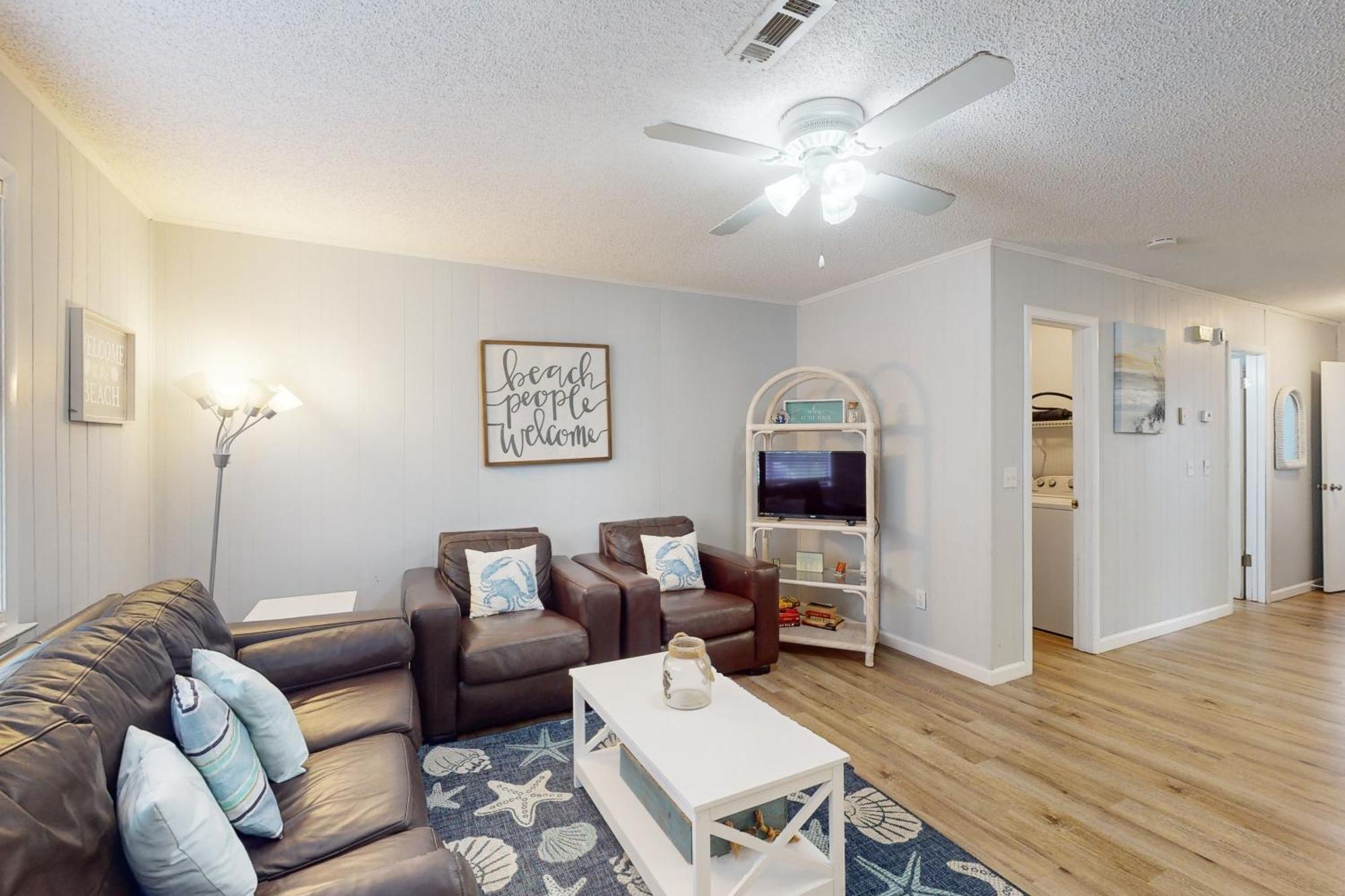 Beachside By-and-by Holiday home