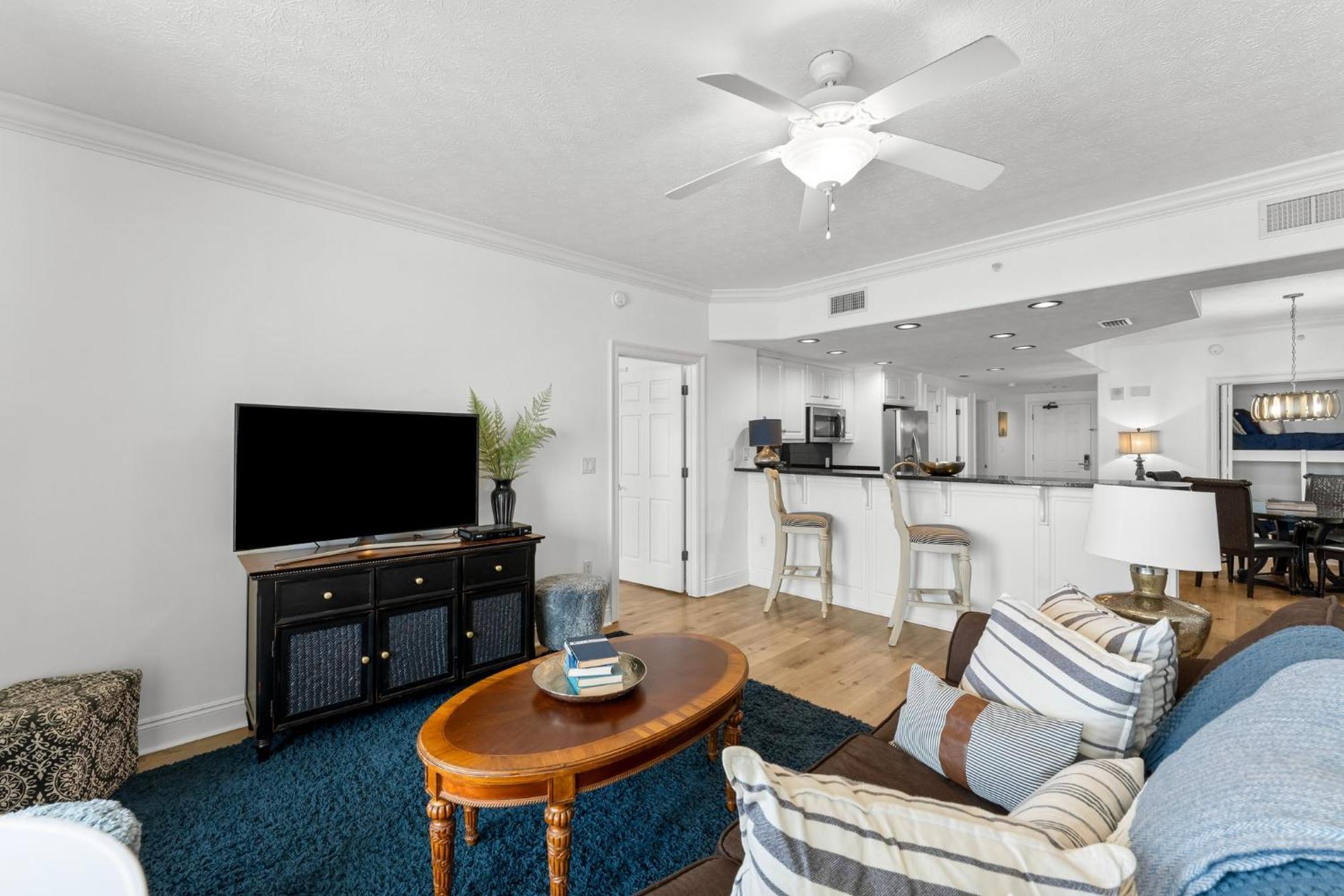 Apartment Treasure Island 1707 *