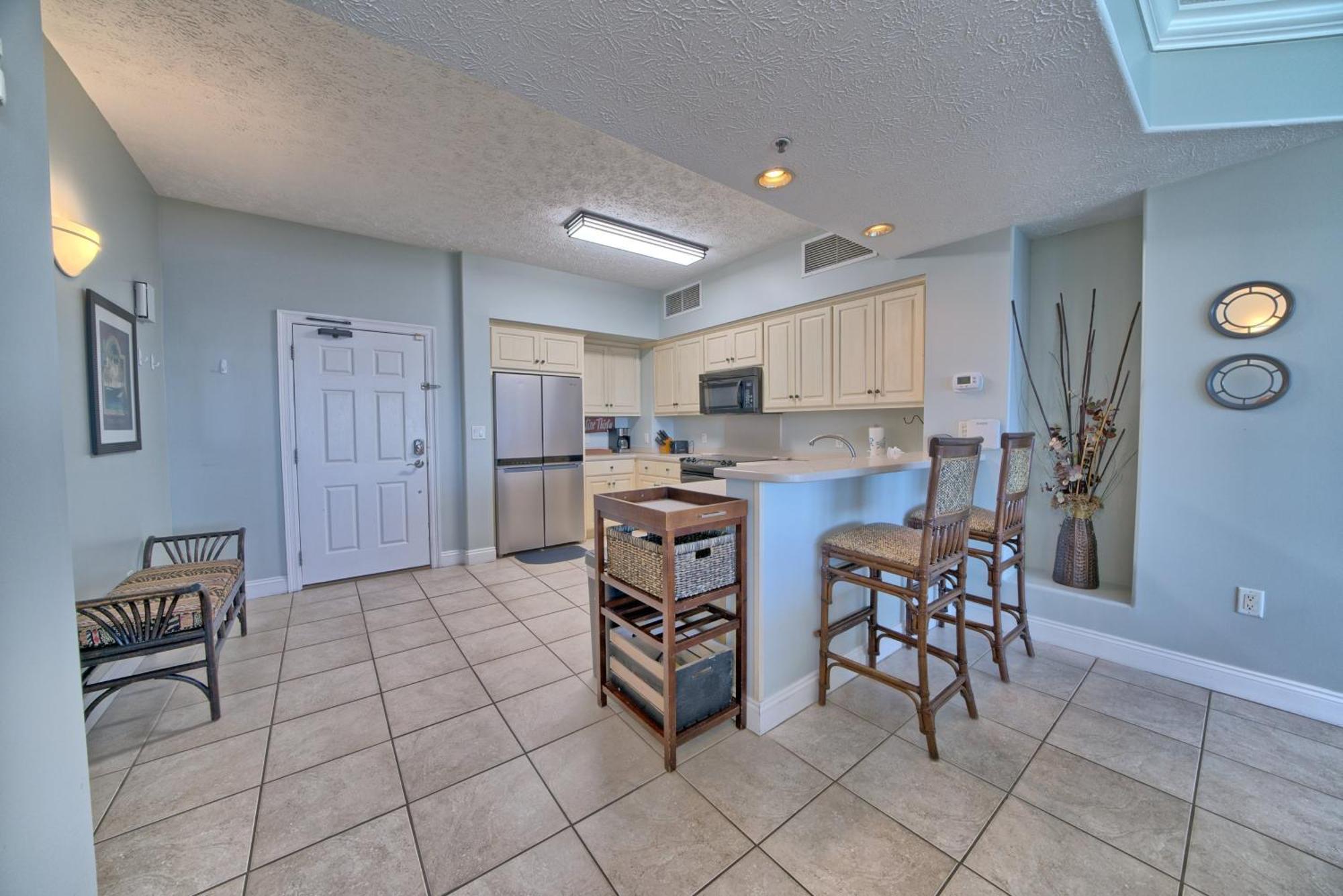 Luxurious Beachfront With Beachside Pool Access And Free Wifi - Unit 1202 *