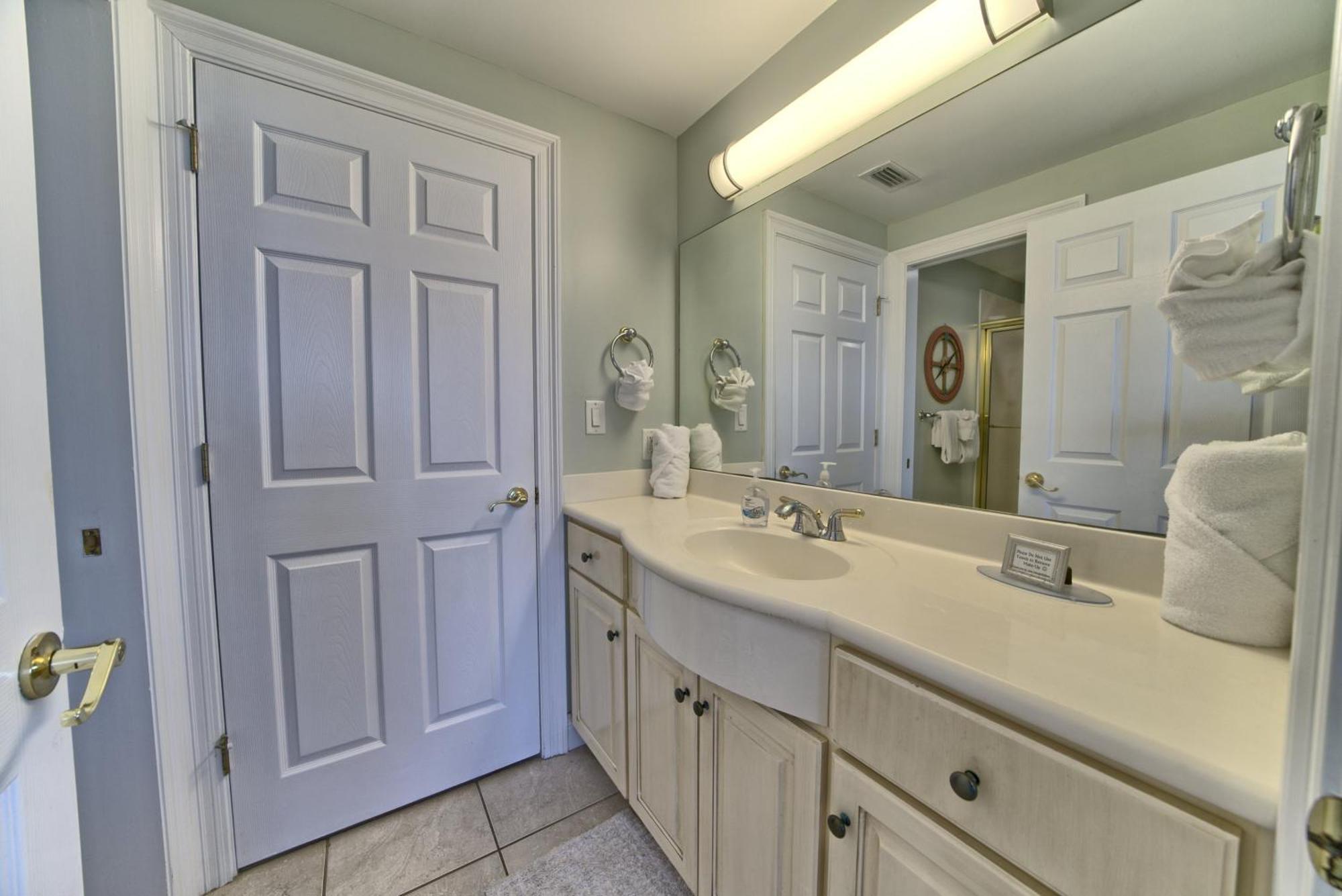 Luxurious Beachfront With Beachside Pool Access And Free Wifi - Unit 1202 Panama City Beach