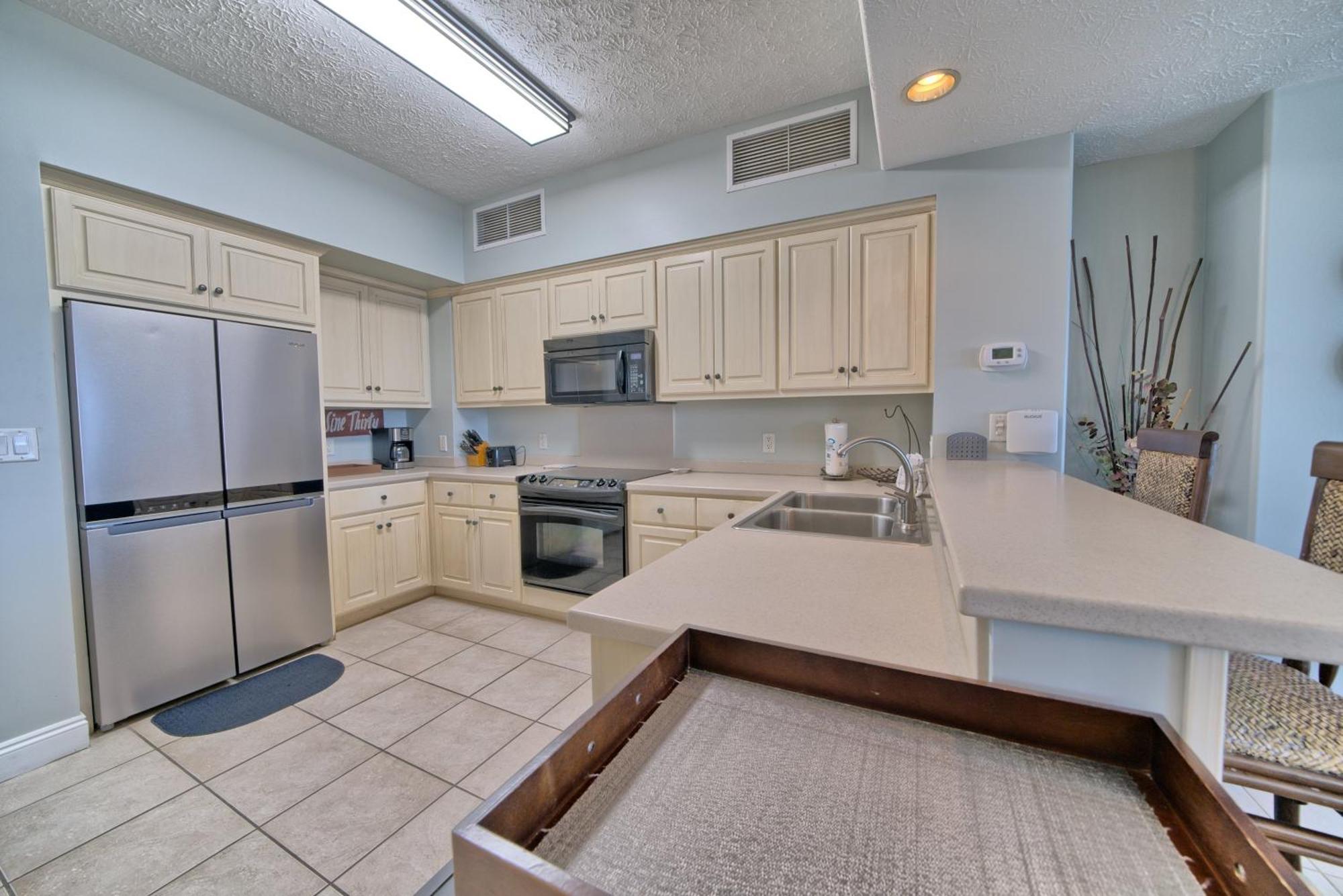 Luxurious Beachfront With Beachside Pool Access And Free Wifi - Unit 1202