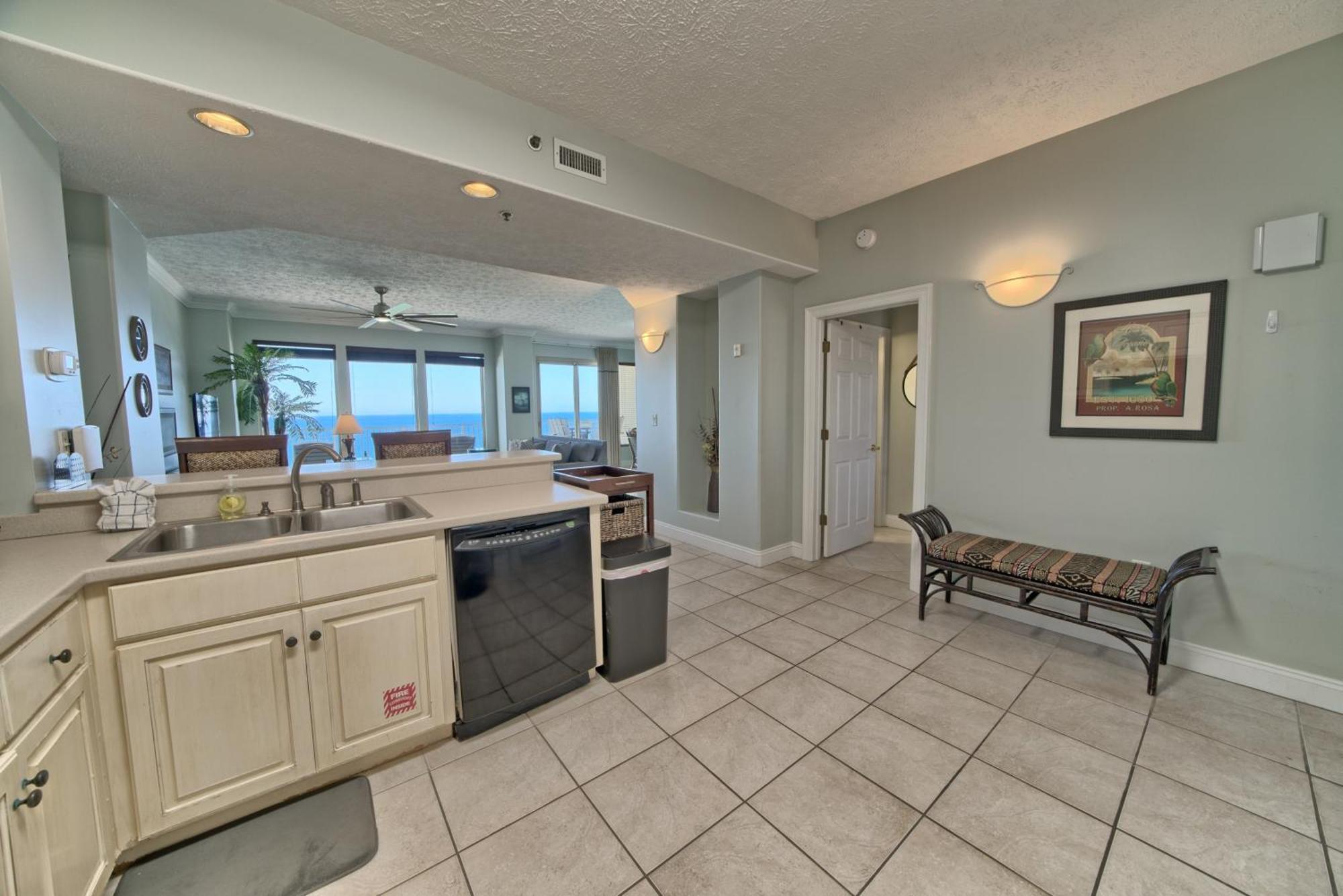 Luxurious Beachfront With Beachside Pool Access And Free Wifi - Unit 1202 Apartment *
