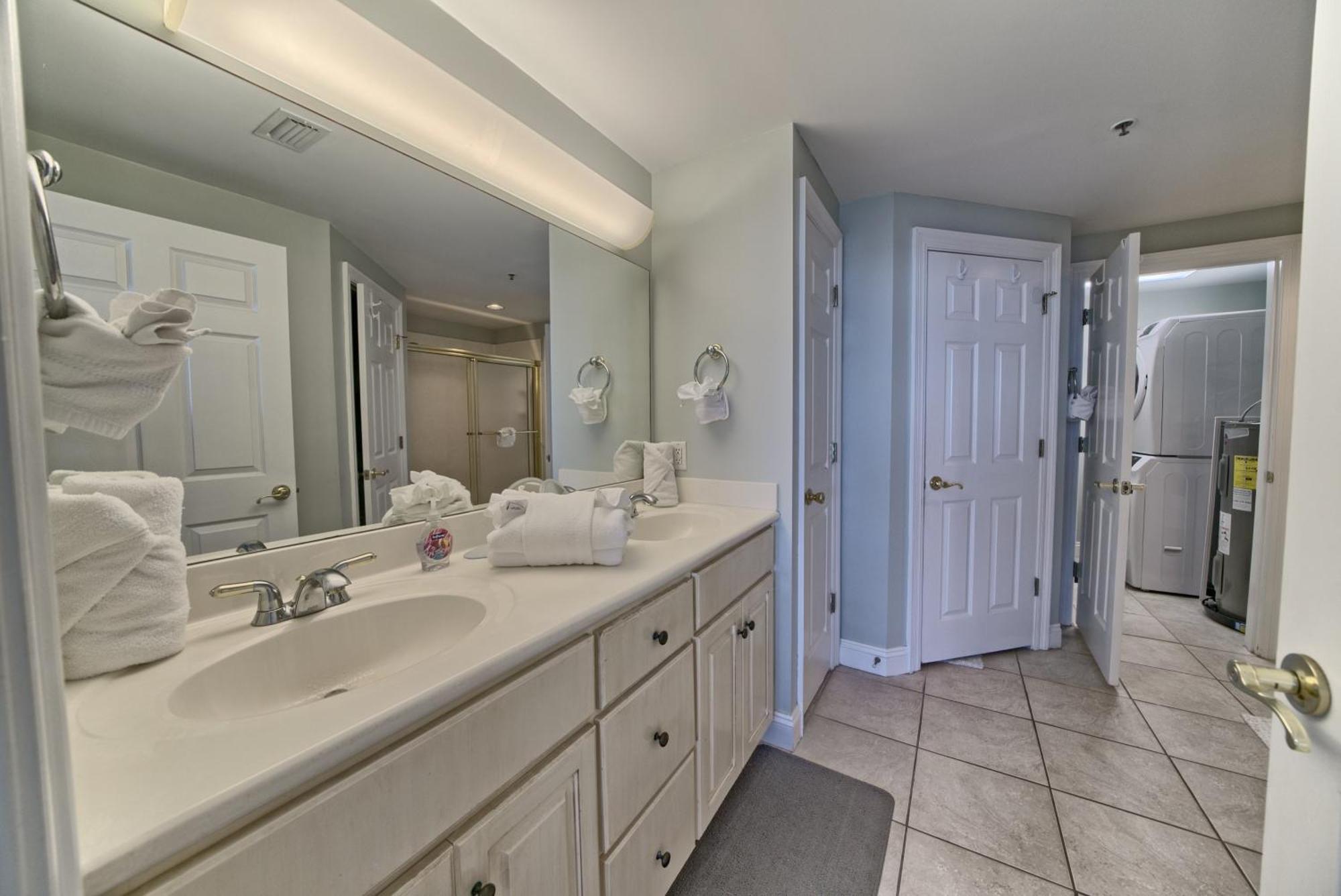 Luxurious Beachfront With Beachside Pool Access And Free Wifi - Unit 1202 Panama City Beach
