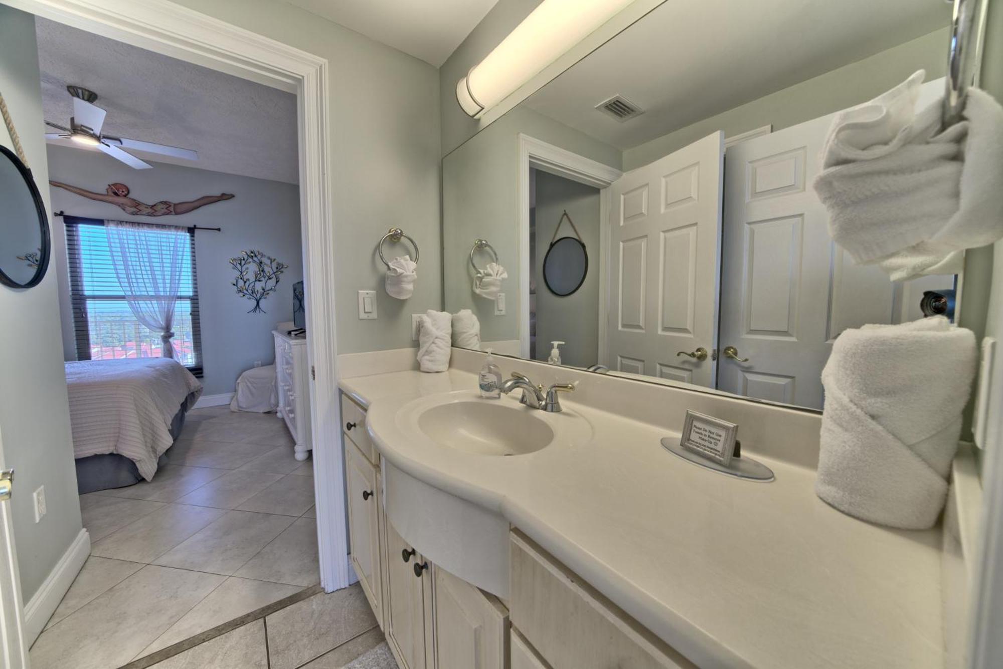 Luxurious Beachfront With Beachside Pool Access And Free Wifi - Unit 1202 Apartment *