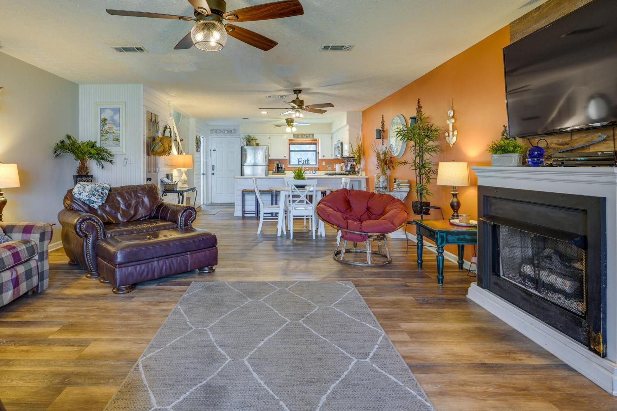 Family-friendly Pcb With Private Access! *