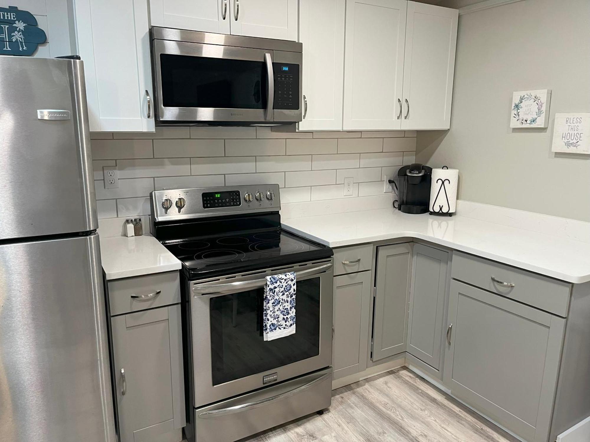 Apartment 2 Bedroom Duplex In Panama Florida -upstairs Unit *