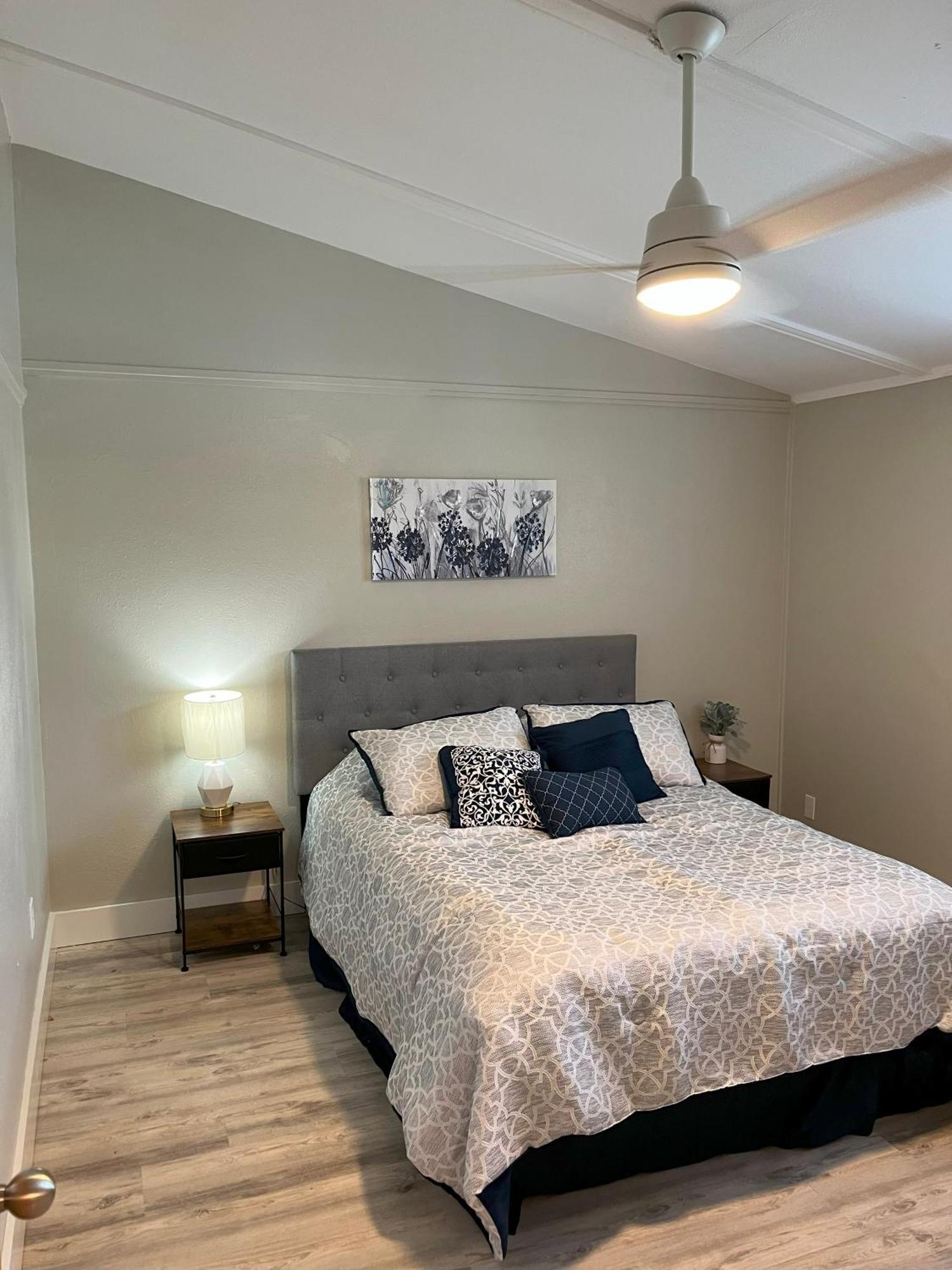 2 Bedroom Duplex In Panama Florida -upstairs Unit