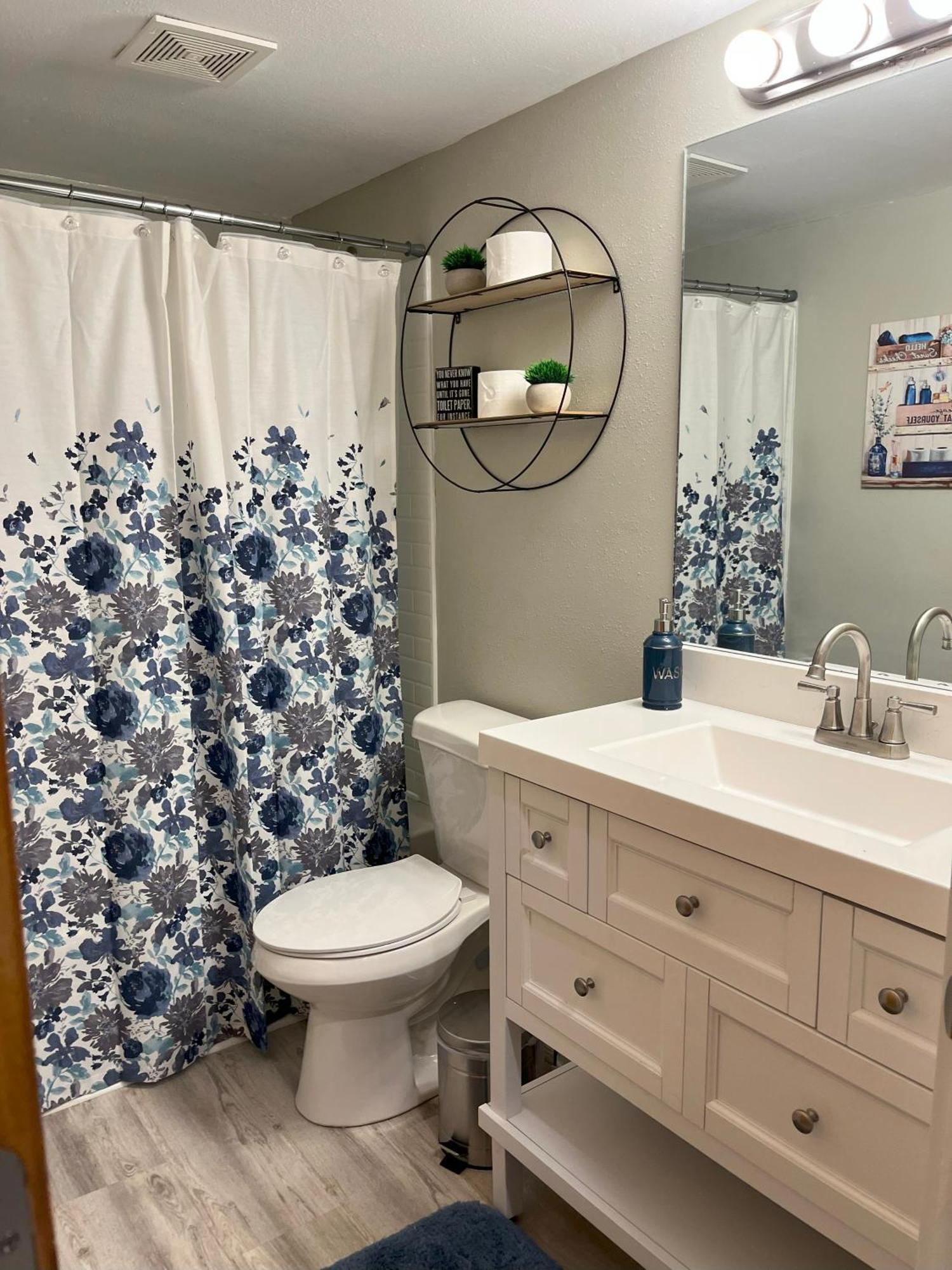 Apartment 2 Bedroom Duplex In Panama Florida -upstairs Unit