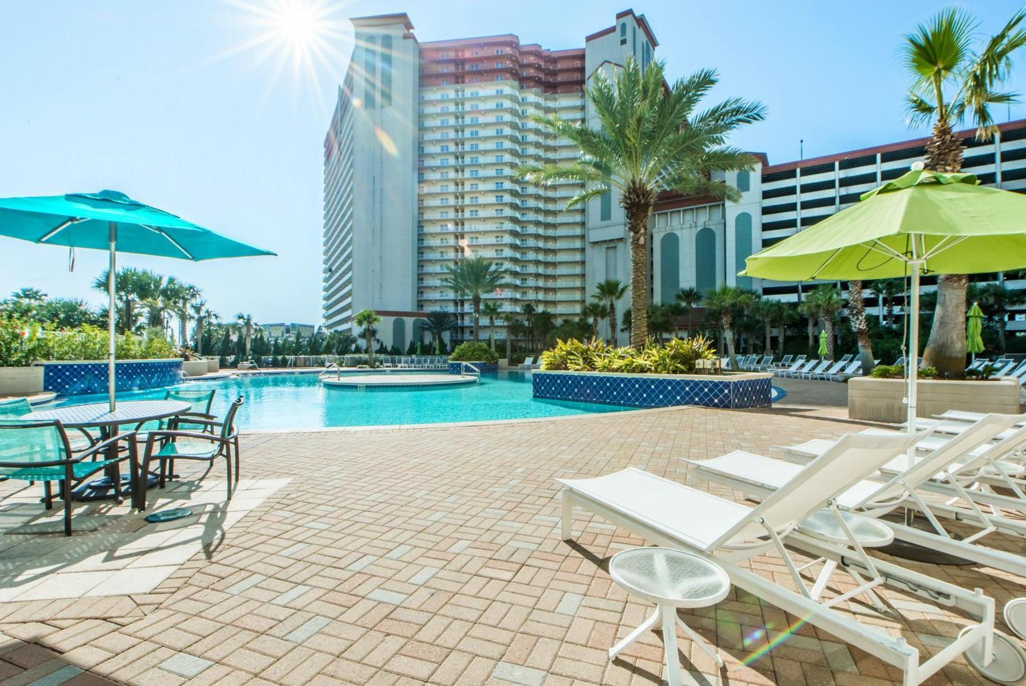 Laketown Wharf 1326 *