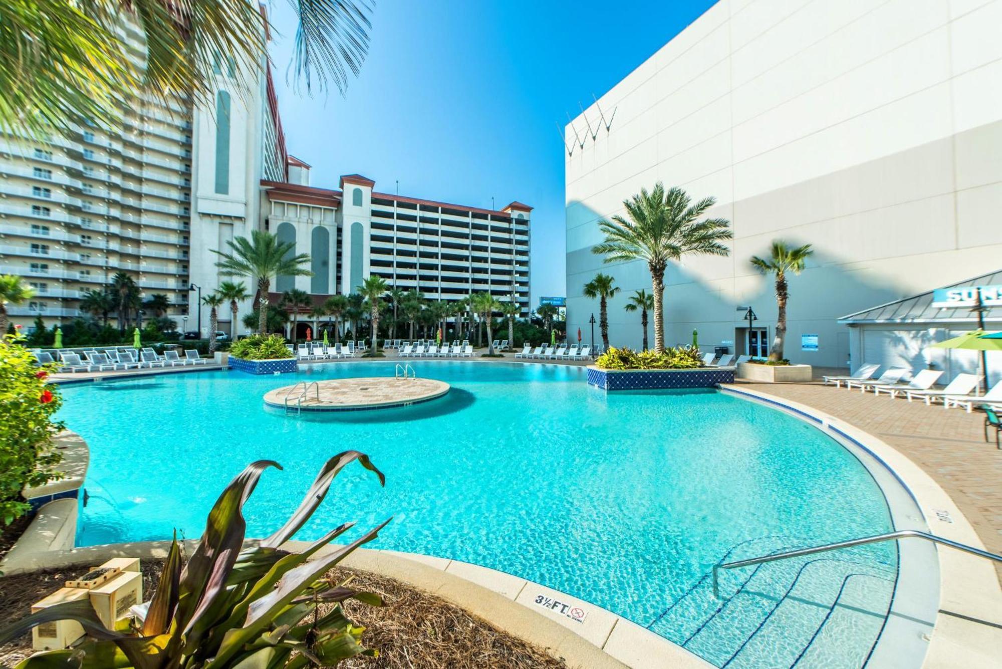 Laketown Wharf 1326
