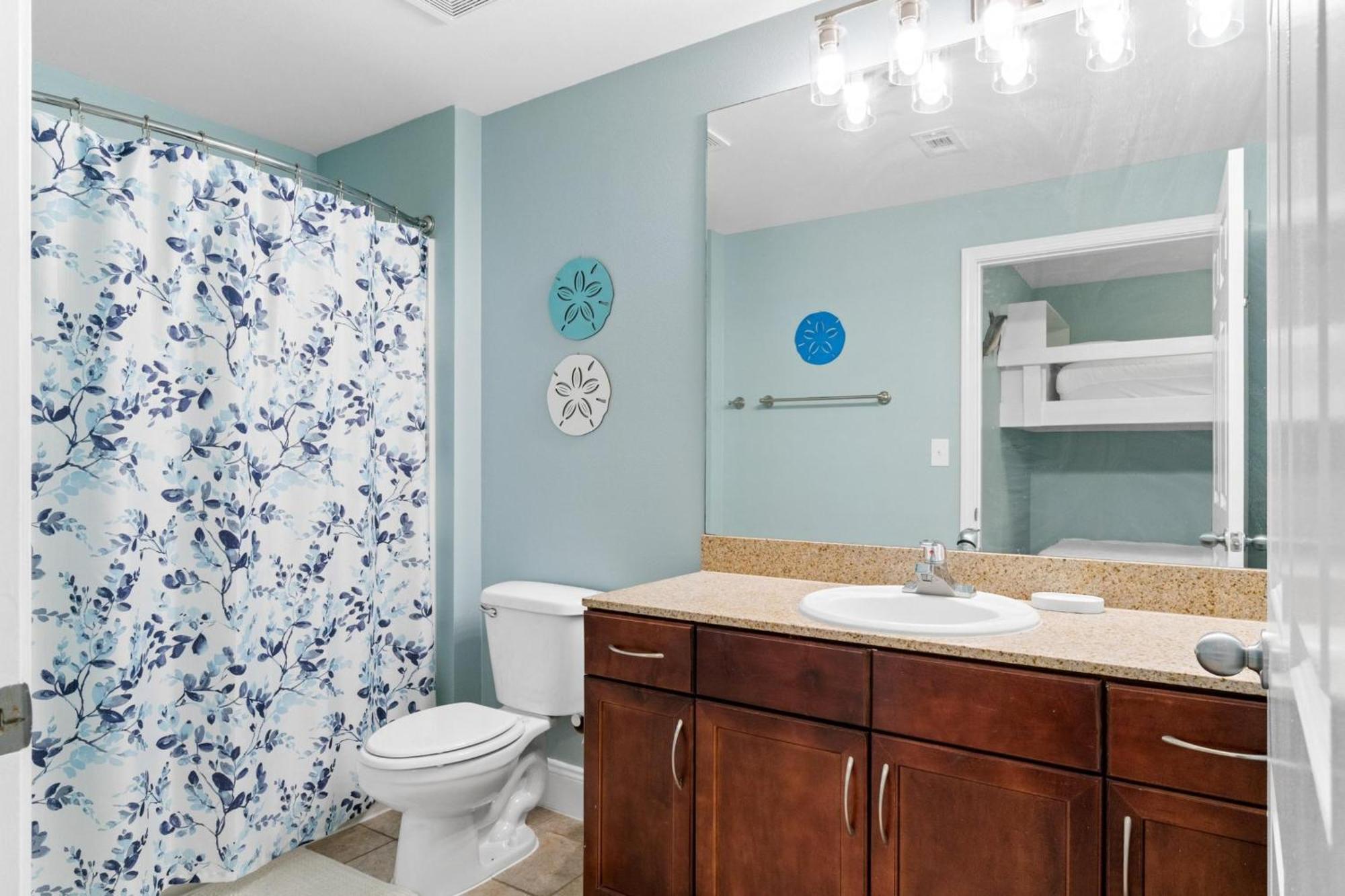 Apartment Laketown Wharf By Panhandle Getaways
