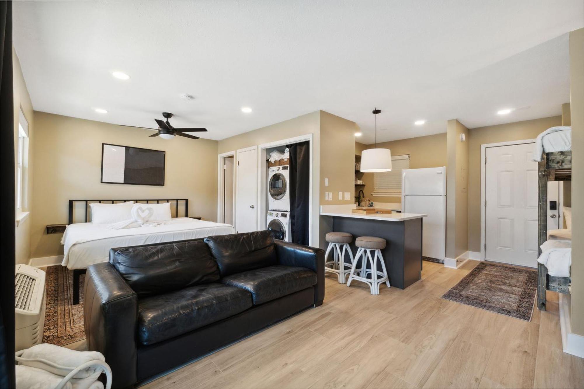 Apartment 116 J Damon Circle *