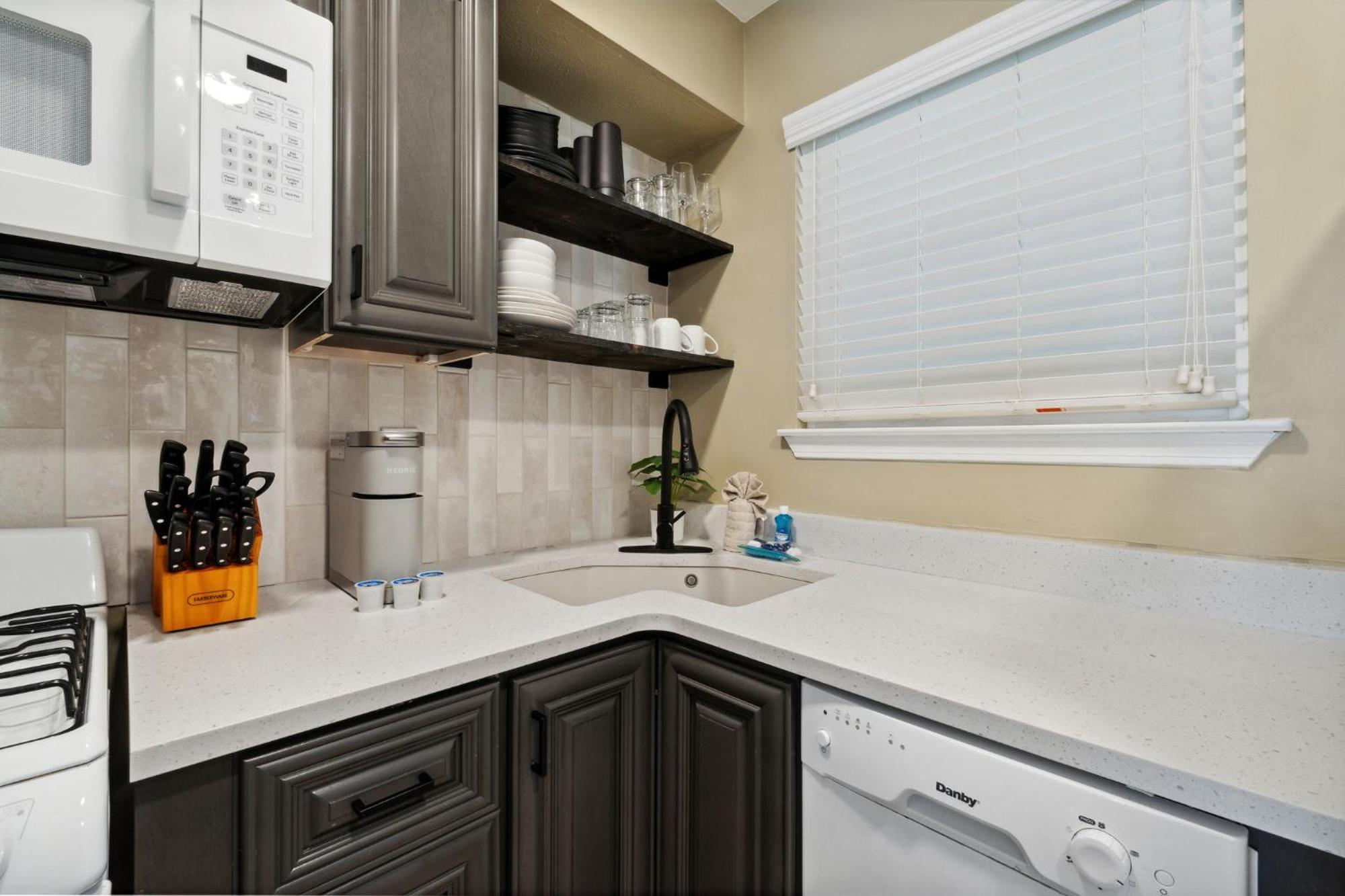 Apartment 116 J Damon Circle *