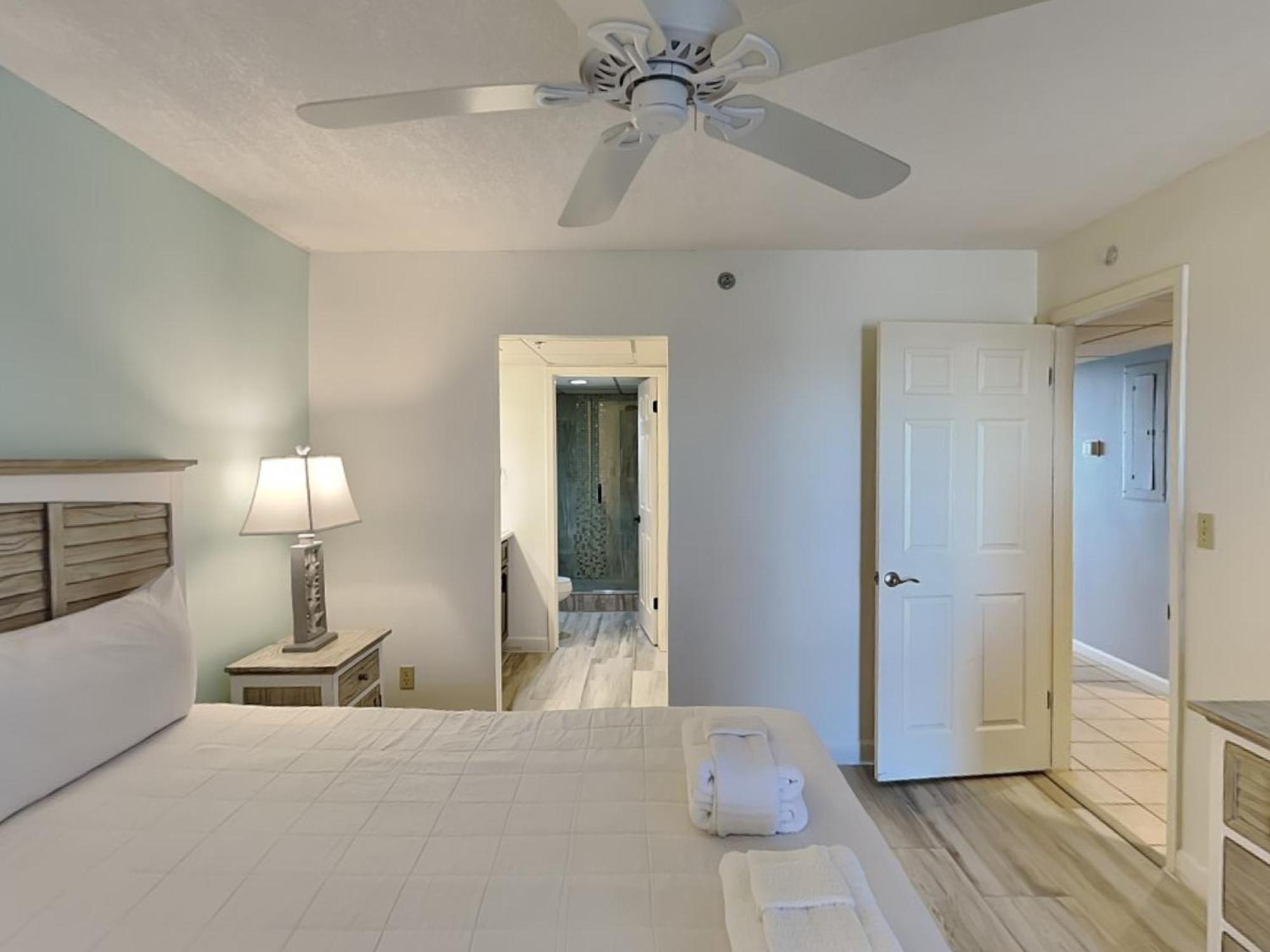 Apartment Edgewater Tower Iii 1002