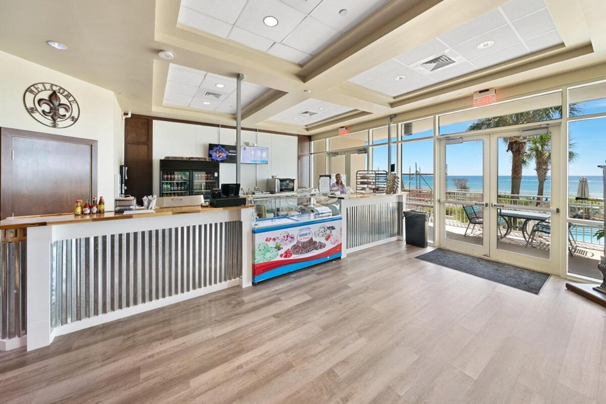 609 Aqua Apartment *