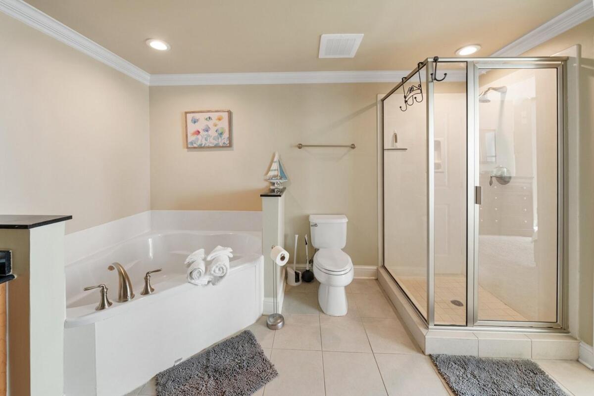 Apartment 609 Aqua *