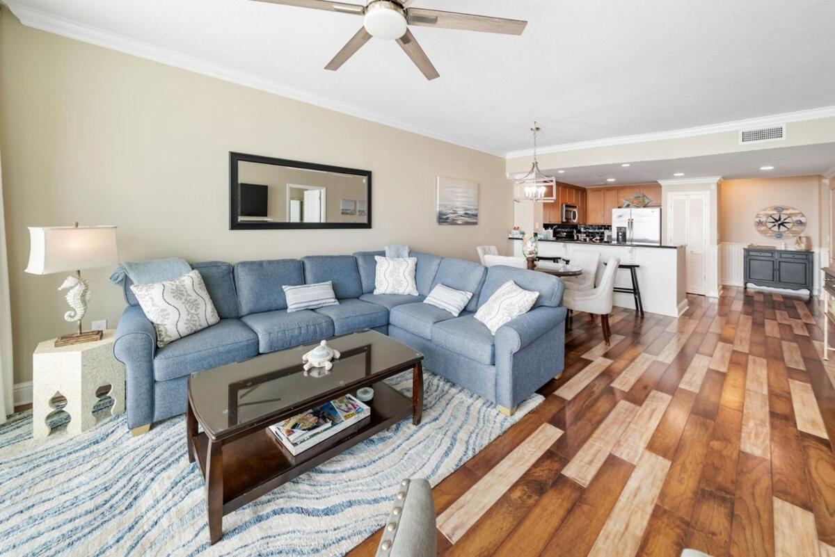 609 Aqua Apartment *