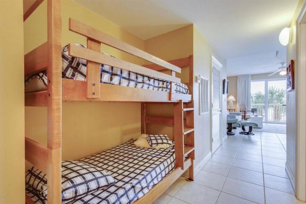 Apartment 207 West Tower Floor Great Views *