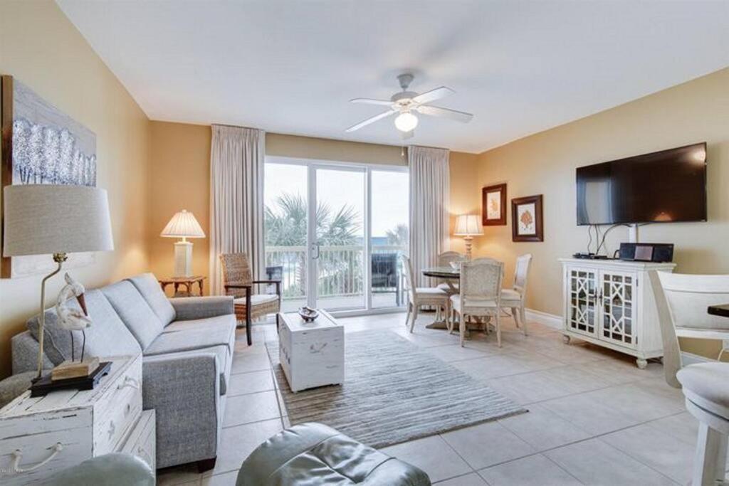 207 West Tower Floor Great Views *