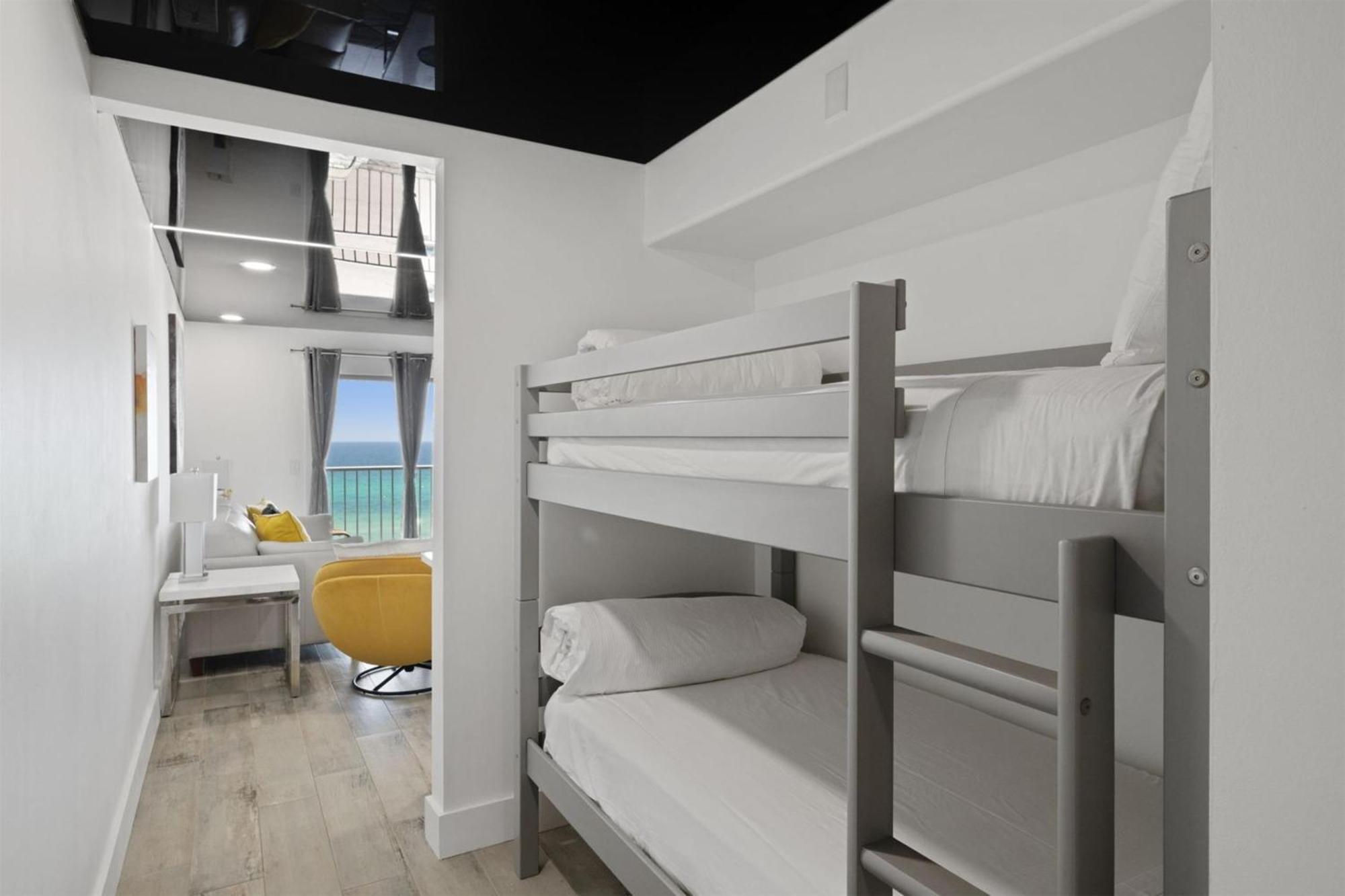 Apartment The Summit 702