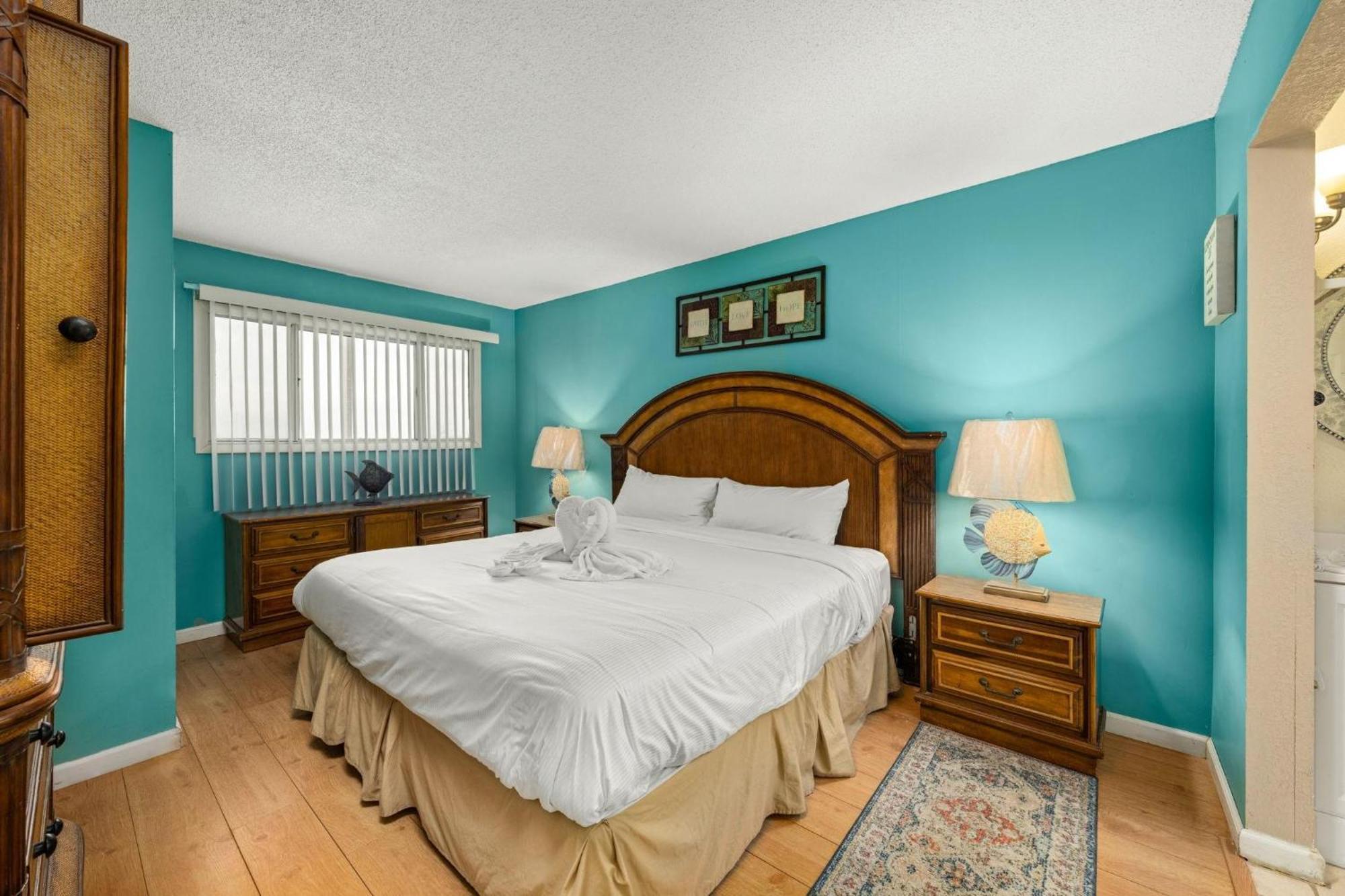 The Summit 1023 Apartment