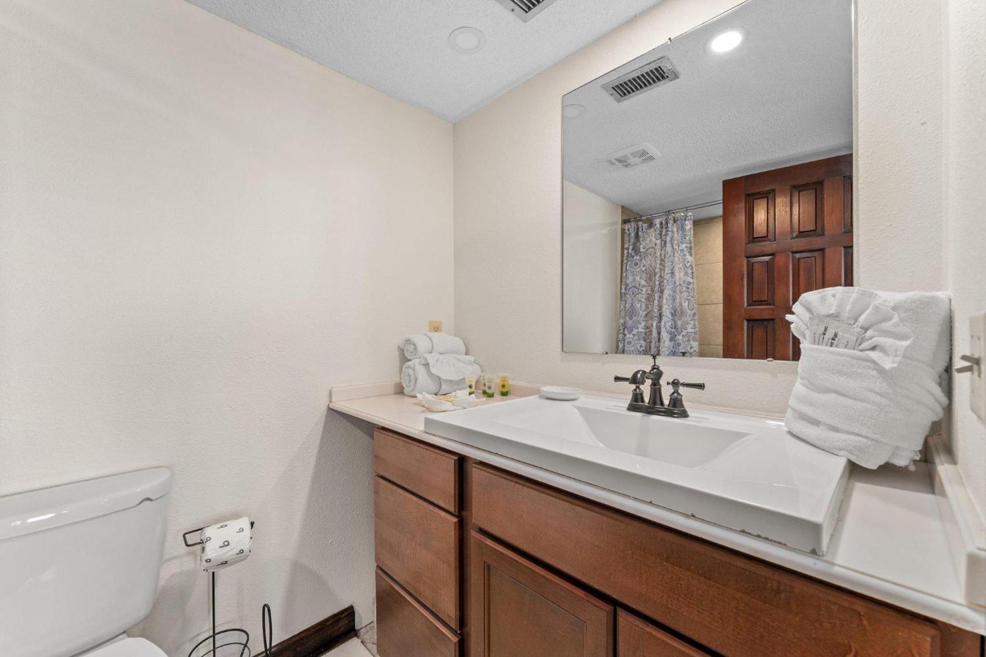 The Summit 1501 Apartment