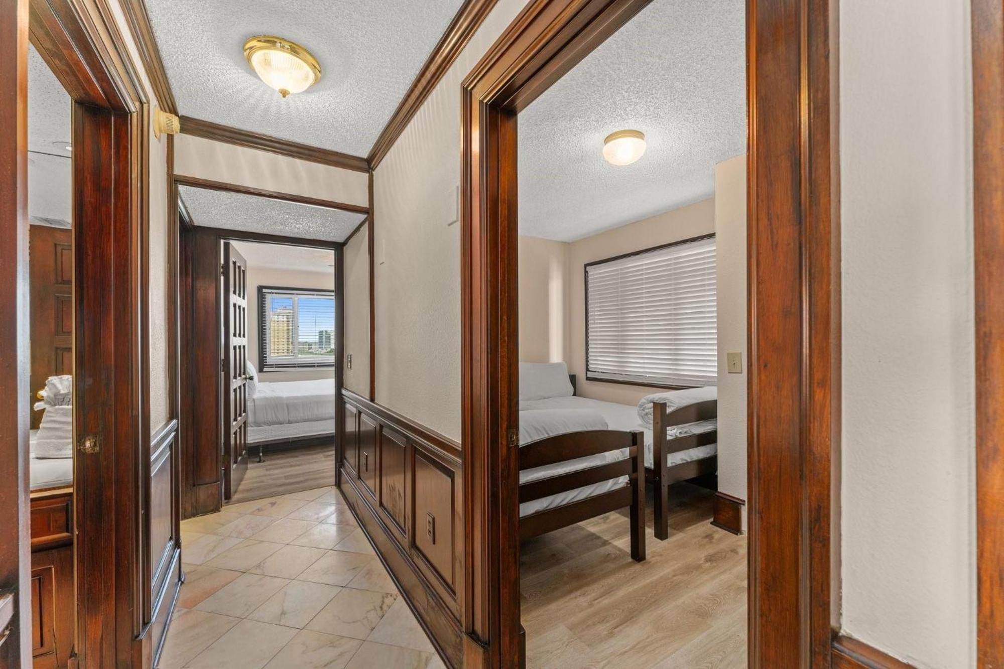 The Summit 1501 Apartment *