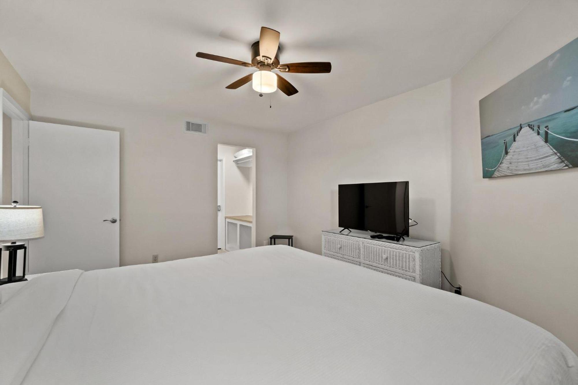 Aquavista 804e Apartment