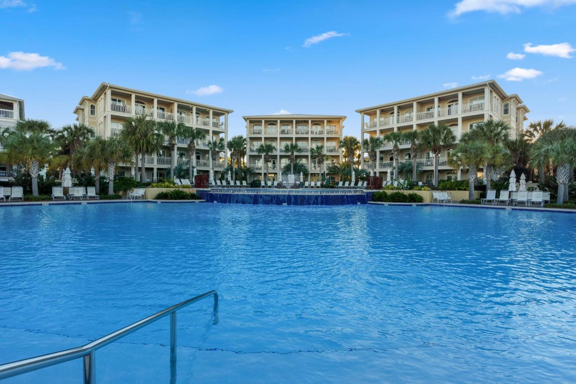 Isle Be Back By Avantstay Pool 2 Blcks To Holiday home