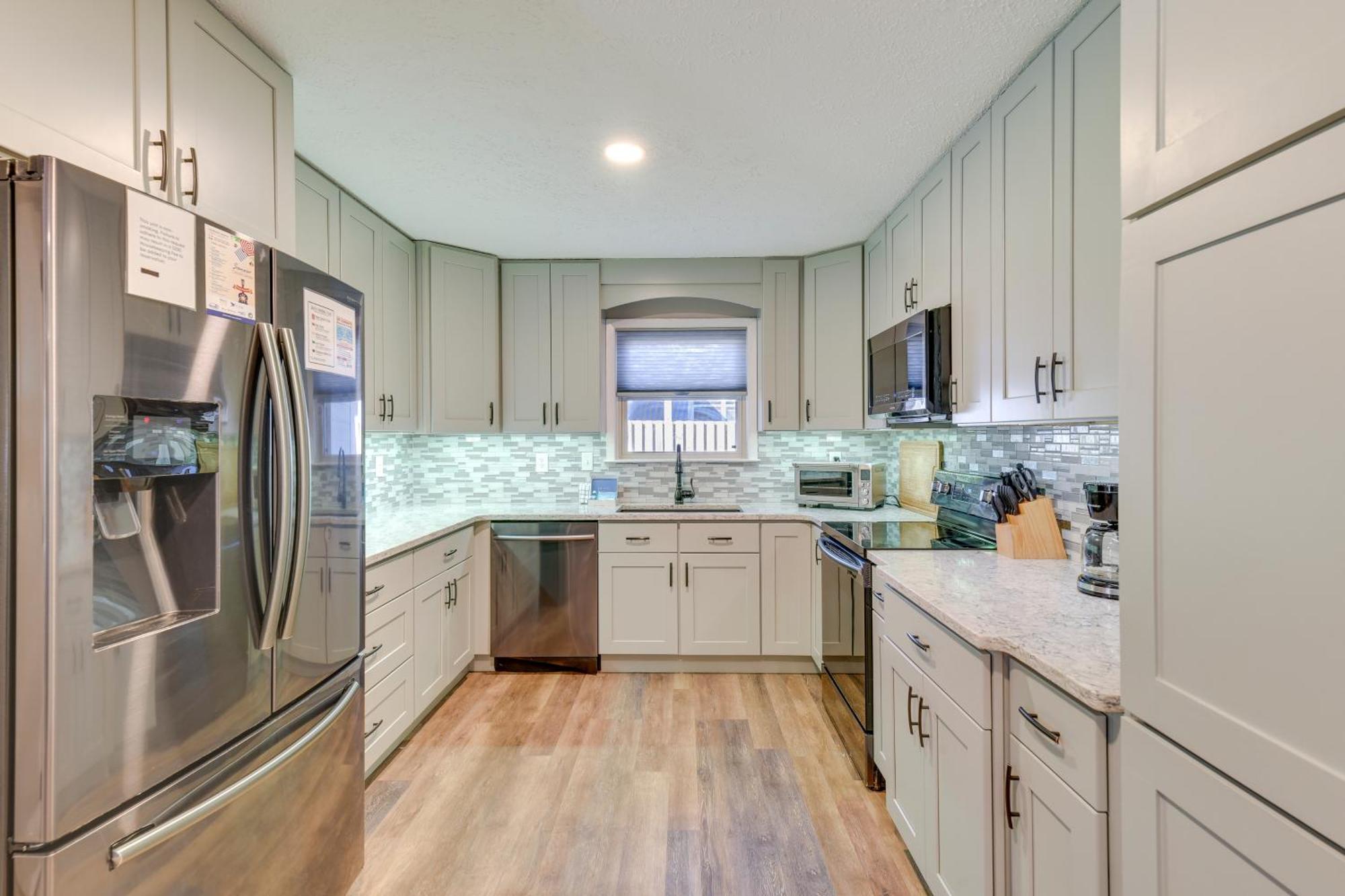 Holiday home Walk To Gulf Tranquil With Yard In Pcb! Panama City Beach