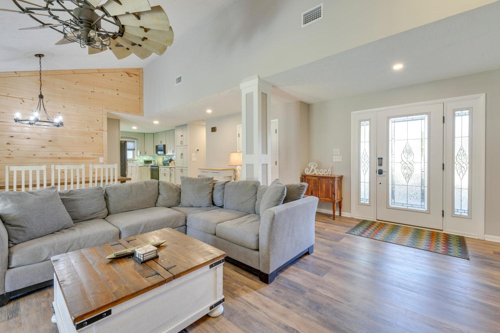Walk To Gulf Tranquil With Yard In Pcb! Holiday home Panama City Beach