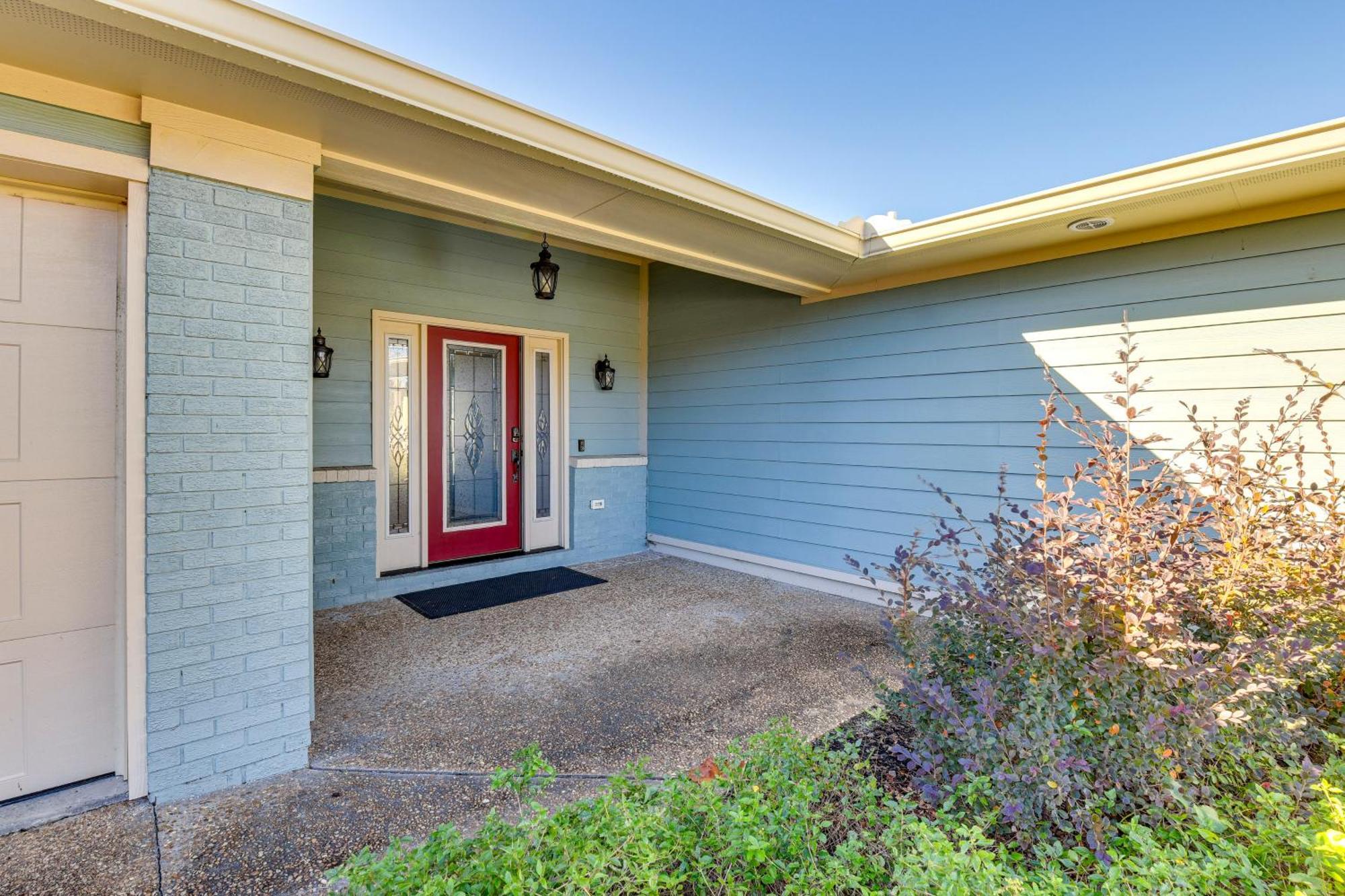 Walk To Gulf Tranquil With Yard In Pcb! *
