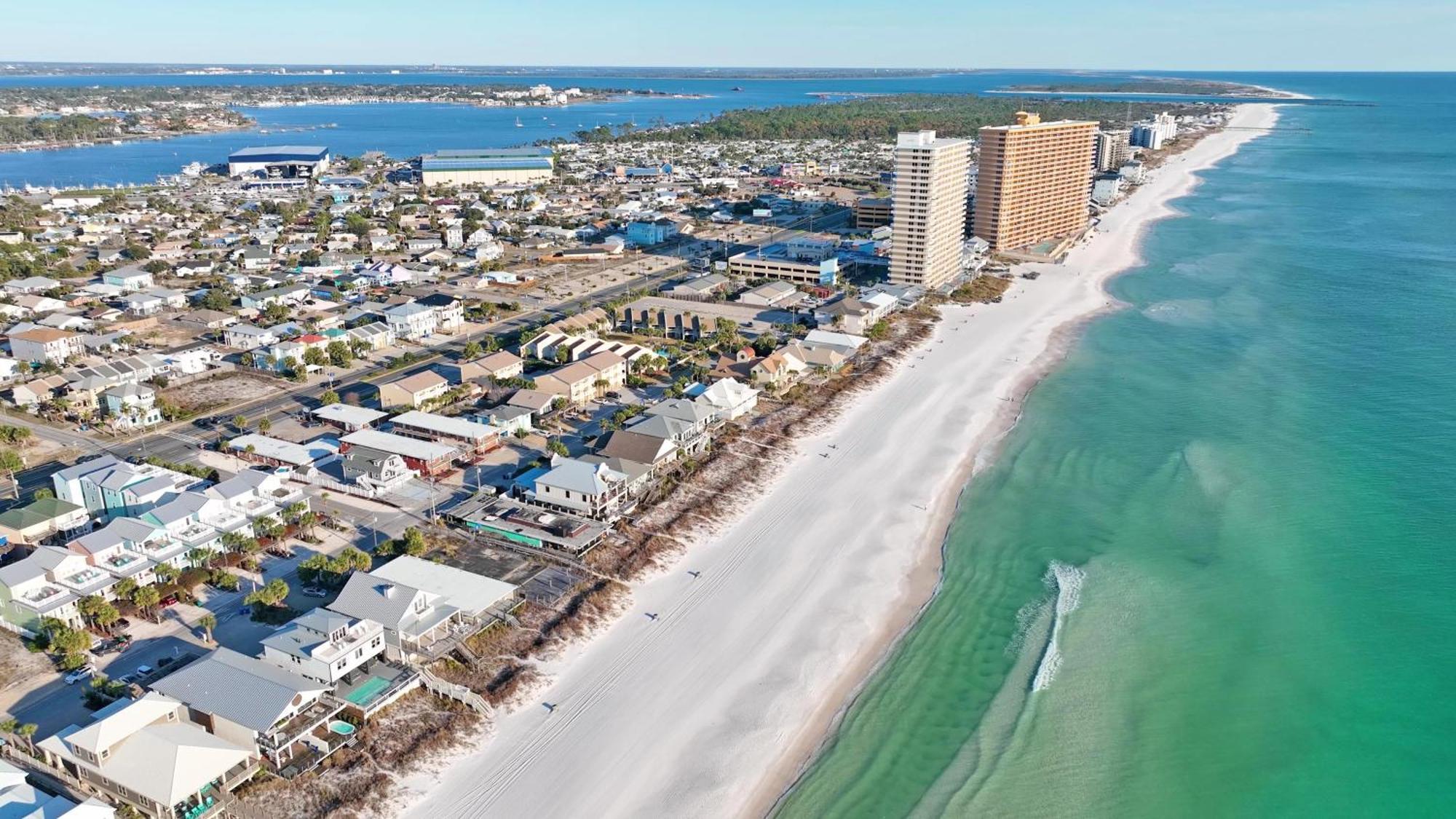 Making Waves - Huge Heated Beachfront Pool Hot Tub! In Pcb! Holiday home Panama City Beach