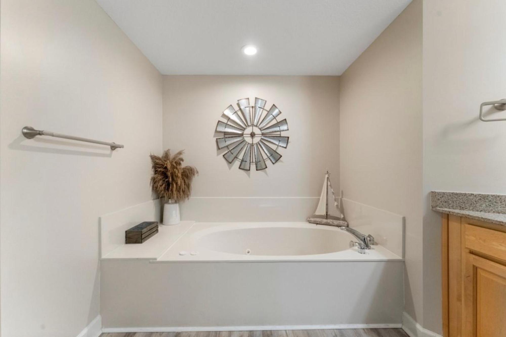 Apartment Gulf-front Corner Unit! Stunning Coastline Views! Panama City Beach