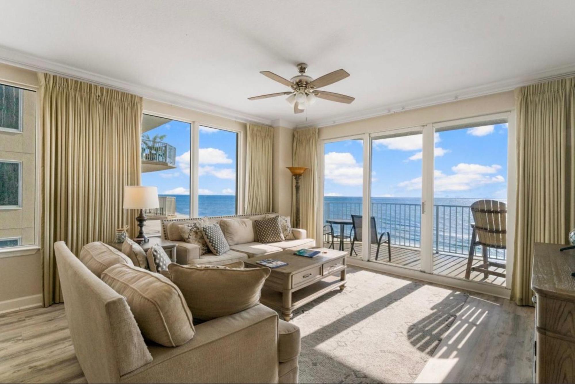 Gulf-front Corner Unit! Stunning Coastline Views! Apartment