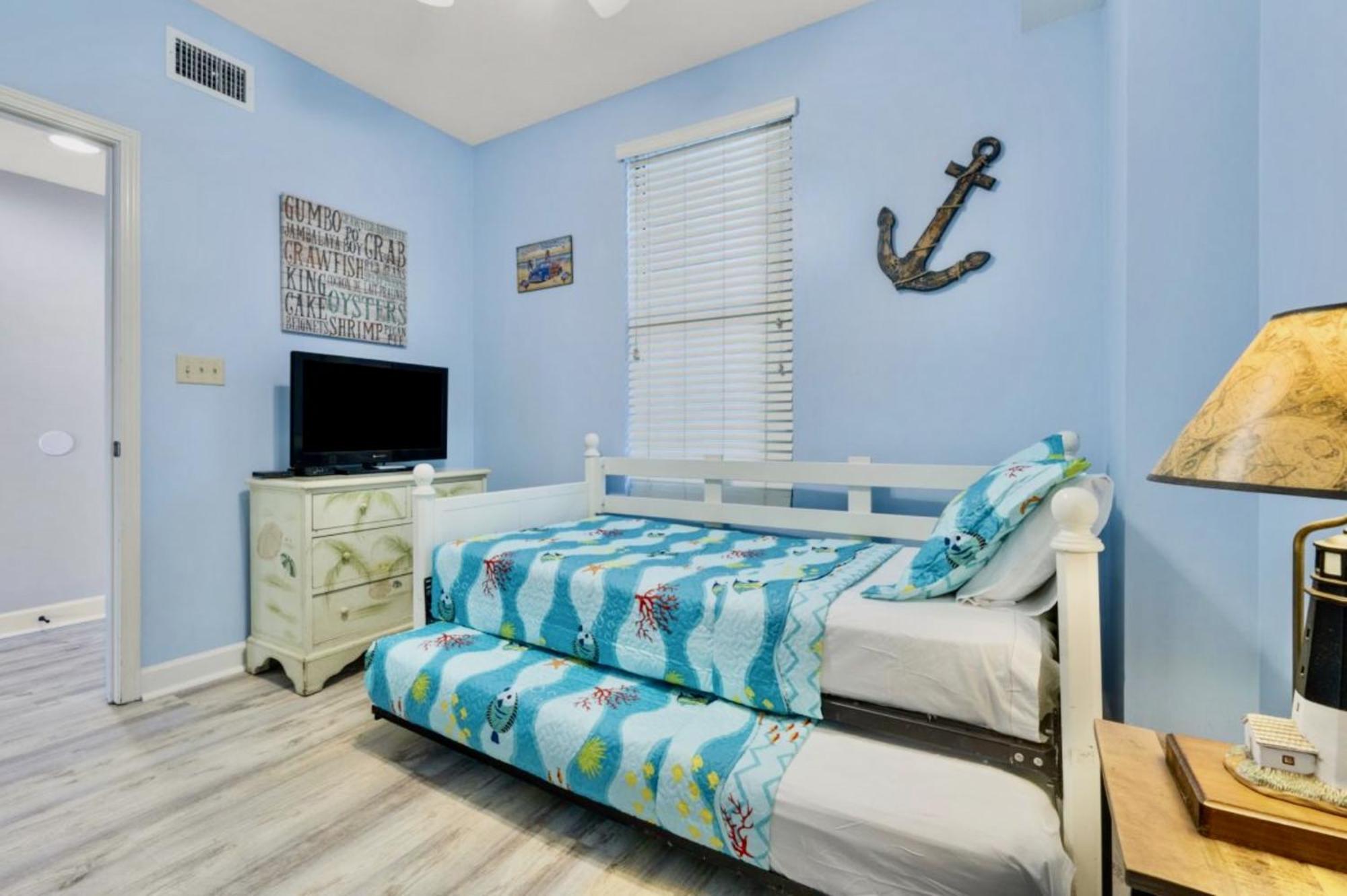 Gulf-front Corner Unit! Stunning Coastline Views!