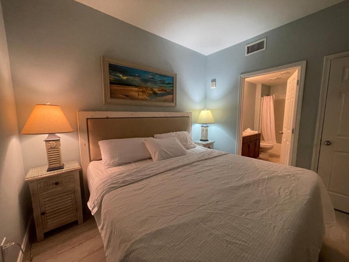 Laketown Wharf View Apartment *